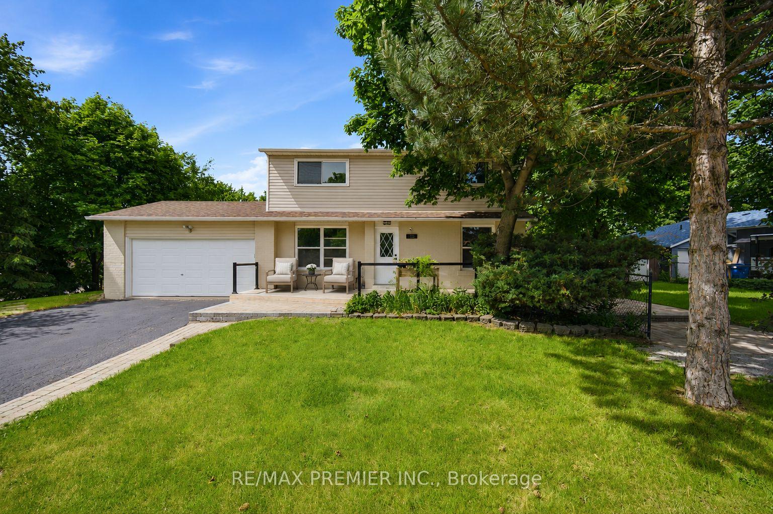 Photo 24 of 115 William Roe Boulevard, Newmarket, Central Newmarket — HOMEH