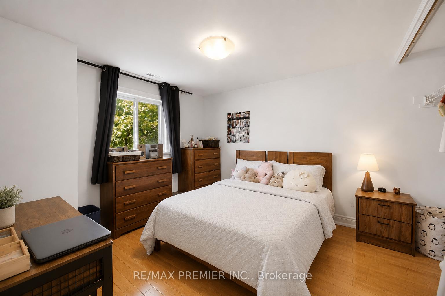 Photo 27 of 115 William Roe Boulevard, Newmarket, Central Newmarket — HOMEH