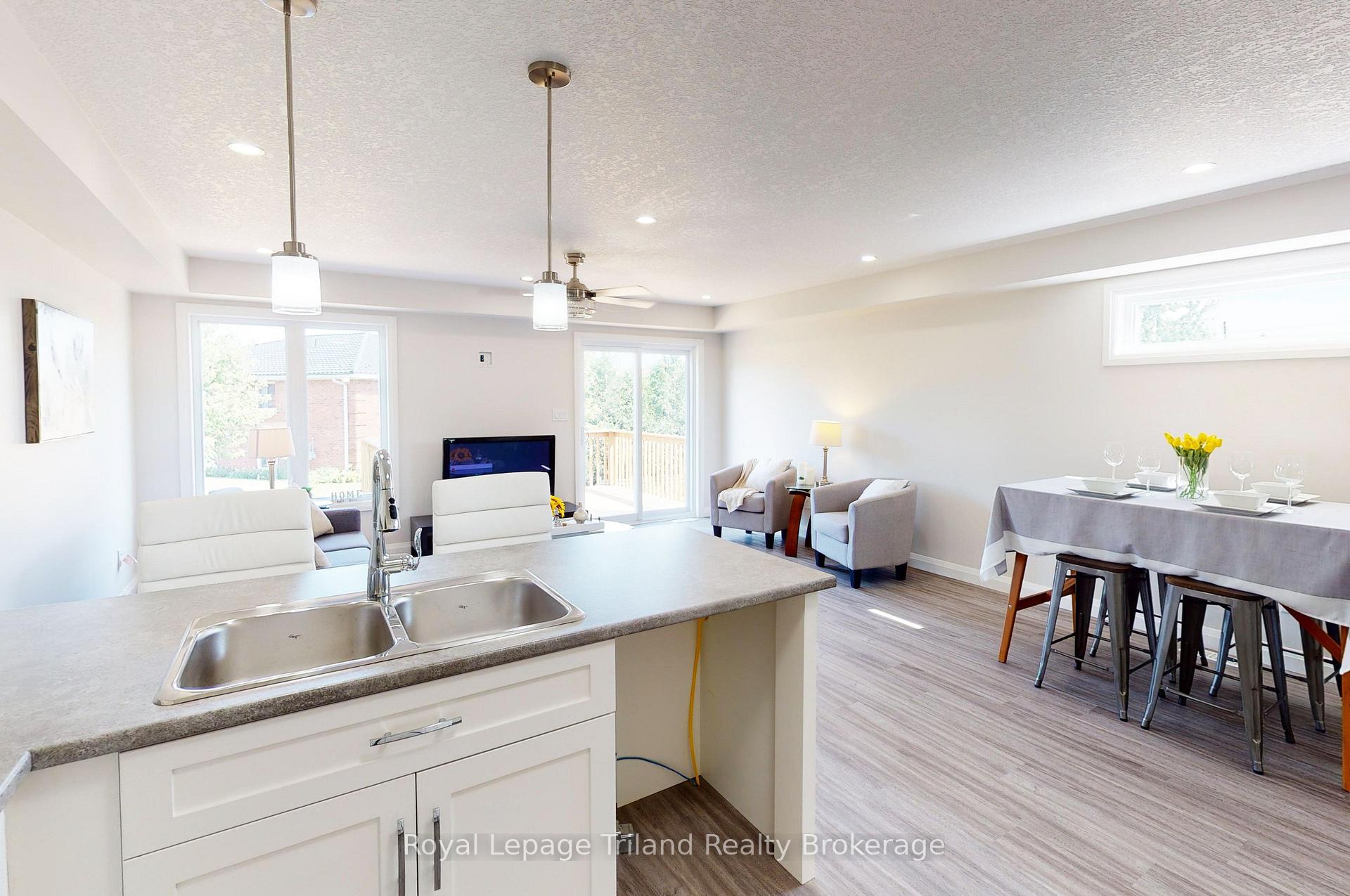 Photo 4 of Unit Unit A, 133 Wimpole Street, West Perth, Mitchell — HOMEH
