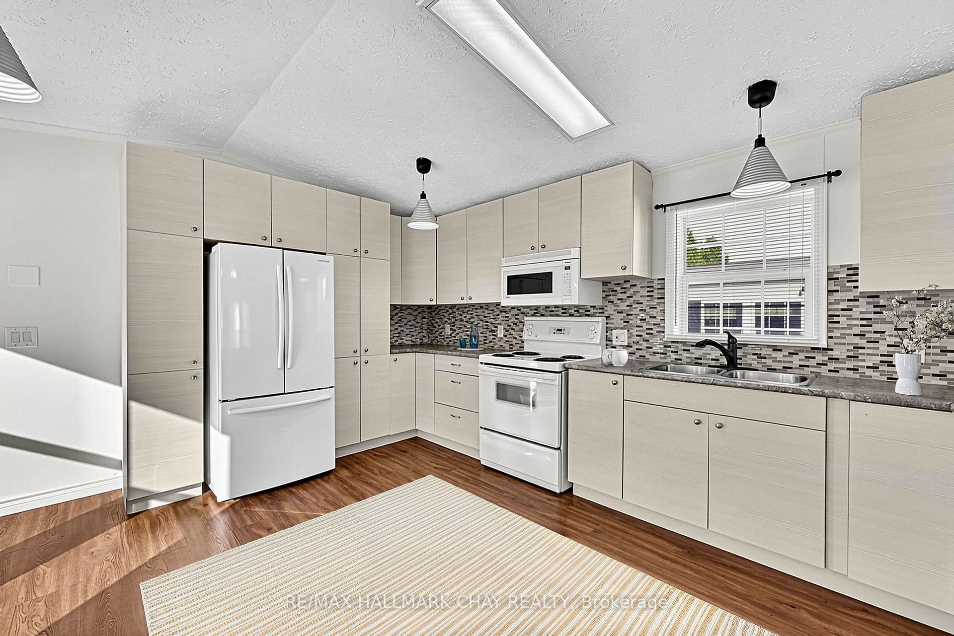 Photo 5 of 4041 Ash Crescent, Severn, Rural Severn — HOMEH