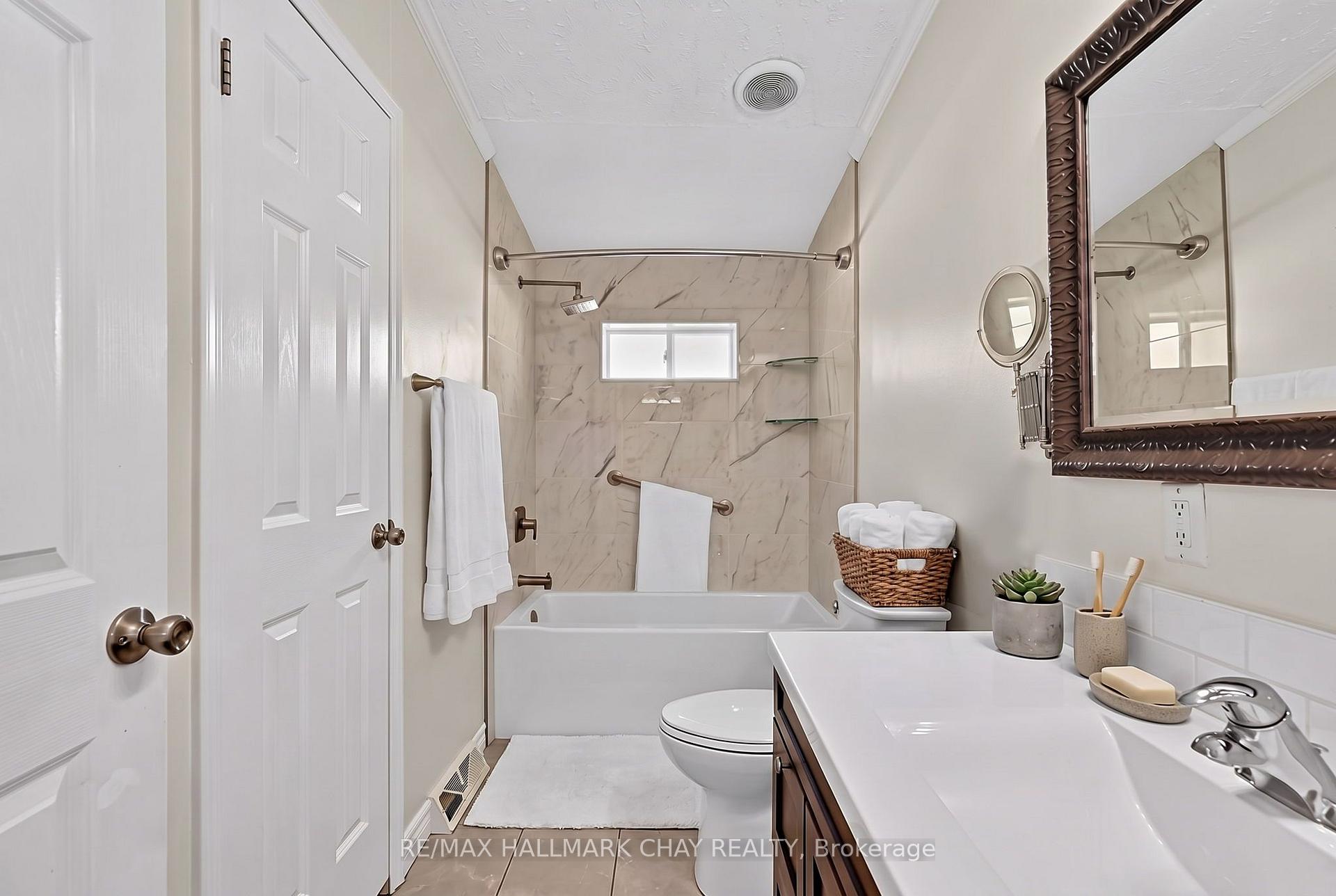 Photo 12 of 4041 Ash Crescent, Severn, Rural Severn — HOMEH