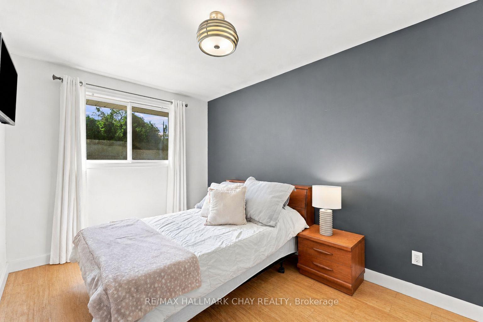 Photo 15 of 30 Harding Avenue, Barrie, Cundles East — HOMEH