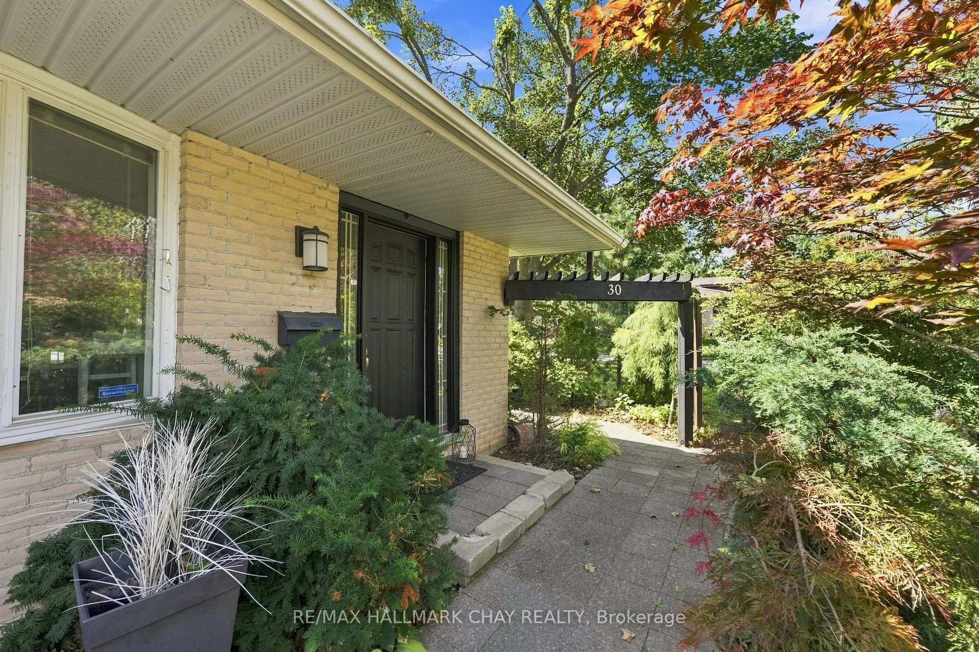 Photo 6 of 30 Harding Avenue, Barrie, Cundles East — HOMEH