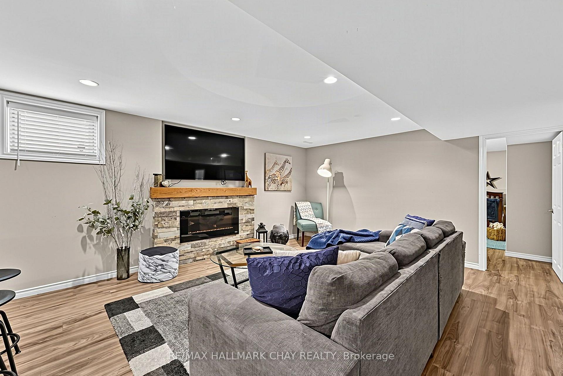 Photo 45 of 76 Shalom Way, Barrie, Painswick South — HOMEH