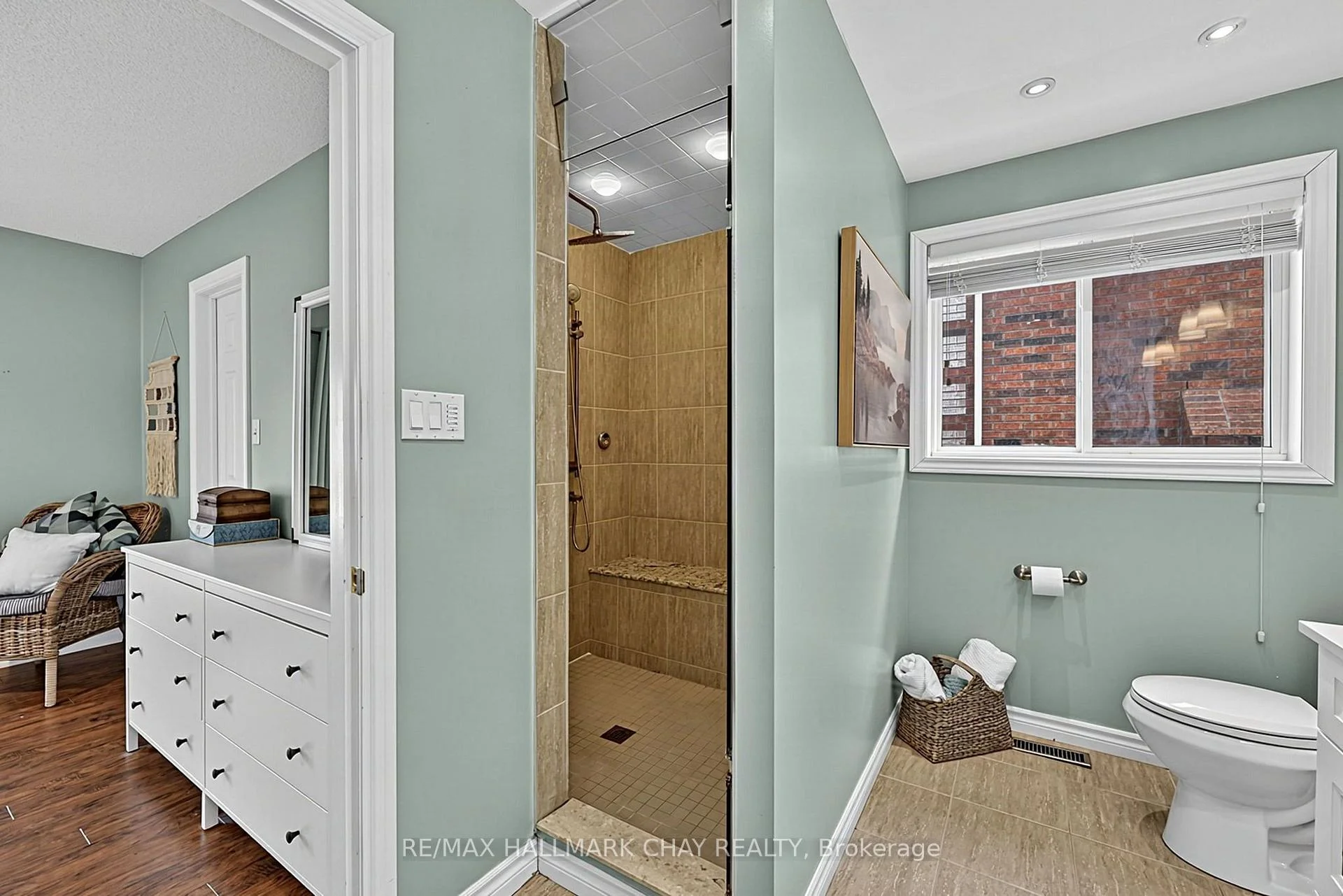 Photo 6 of 76 Shalom Way, Barrie, Painswick South — HOMEH