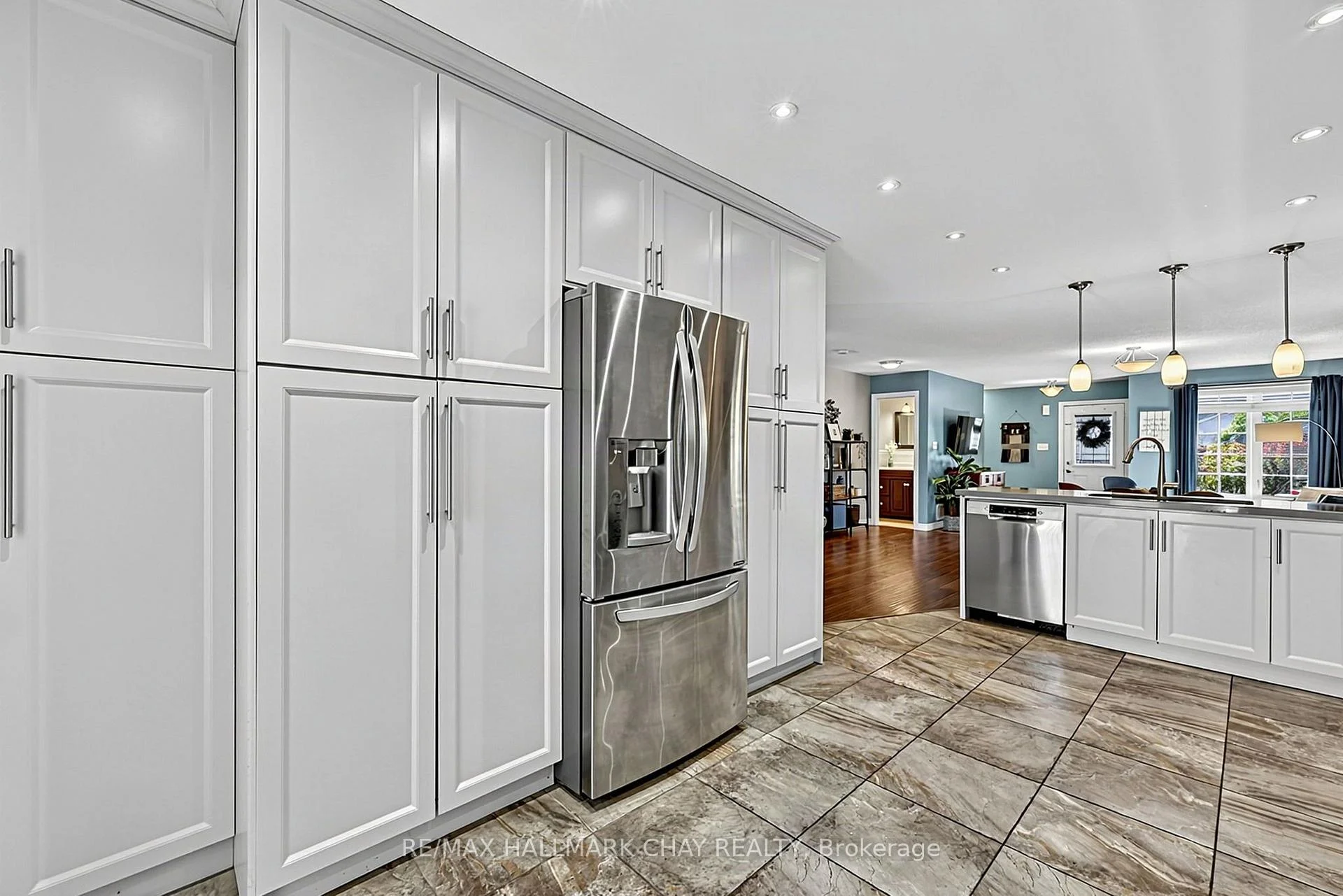 Photo 9 of 76 Shalom Way, Barrie, Painswick South — HOMEH
