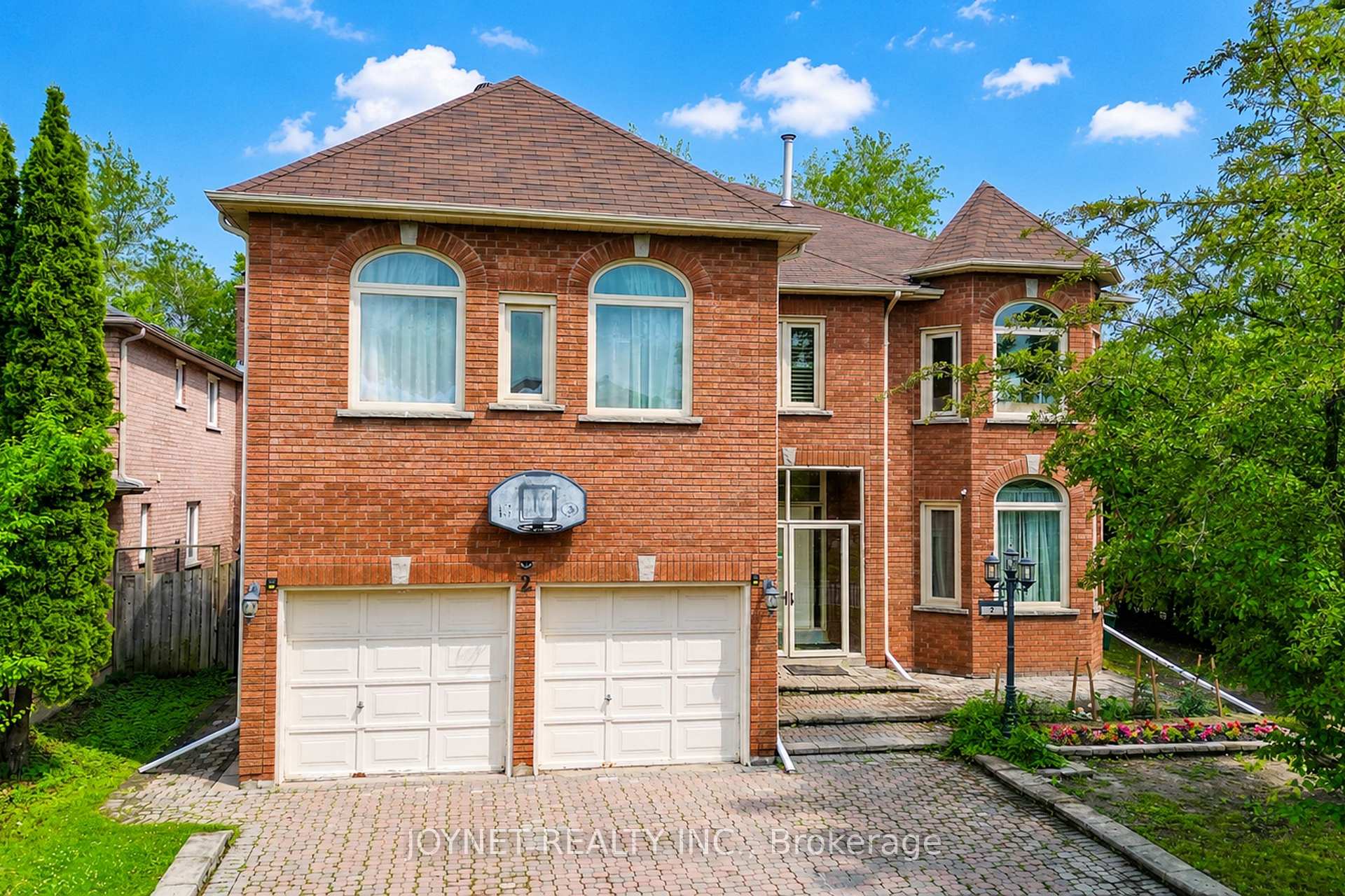 Front of 2 Woodriver Street