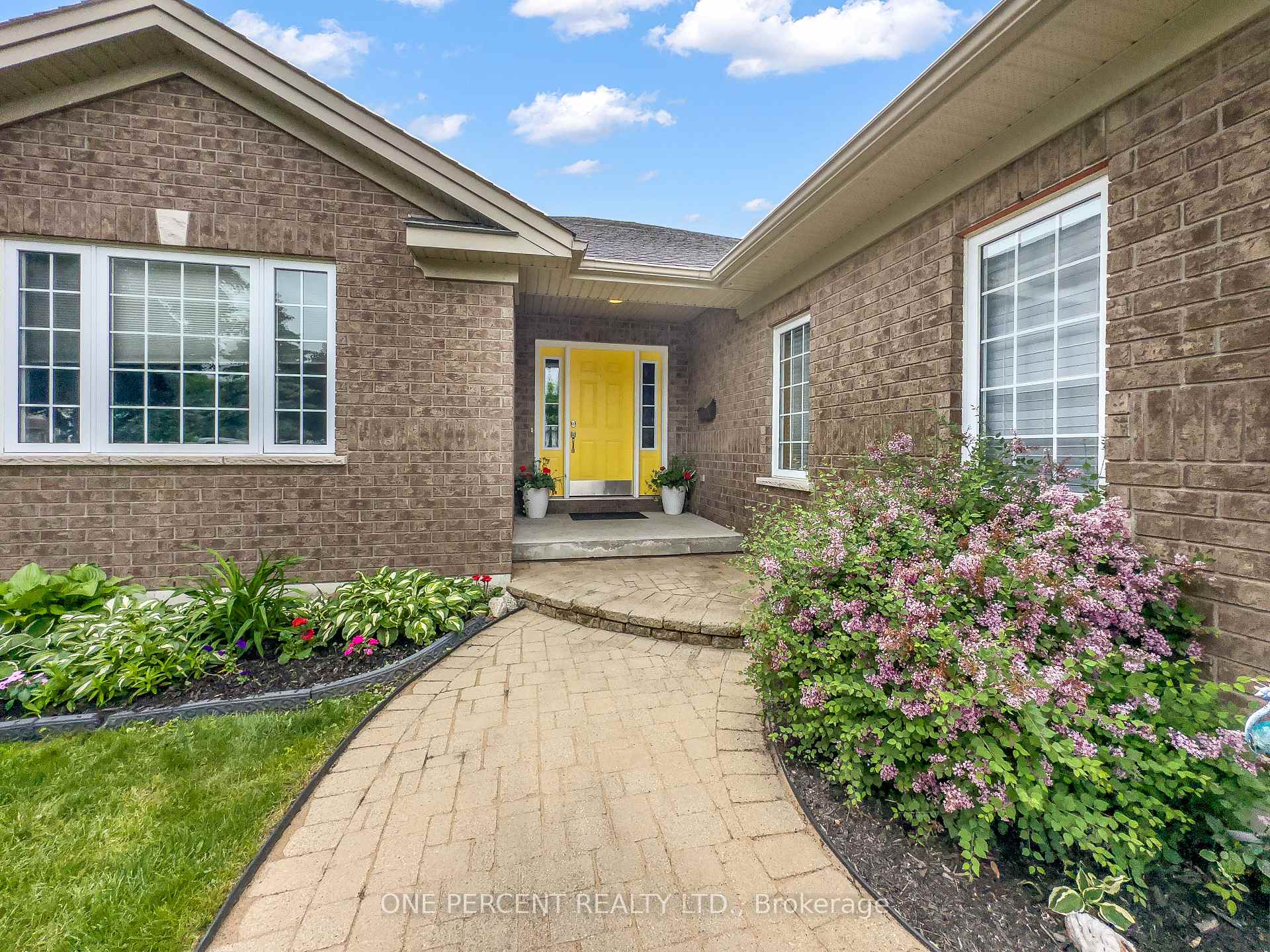 Photo 3 of 4 Jason Crescent, Quinte West, Trenton Ward — HOMEH