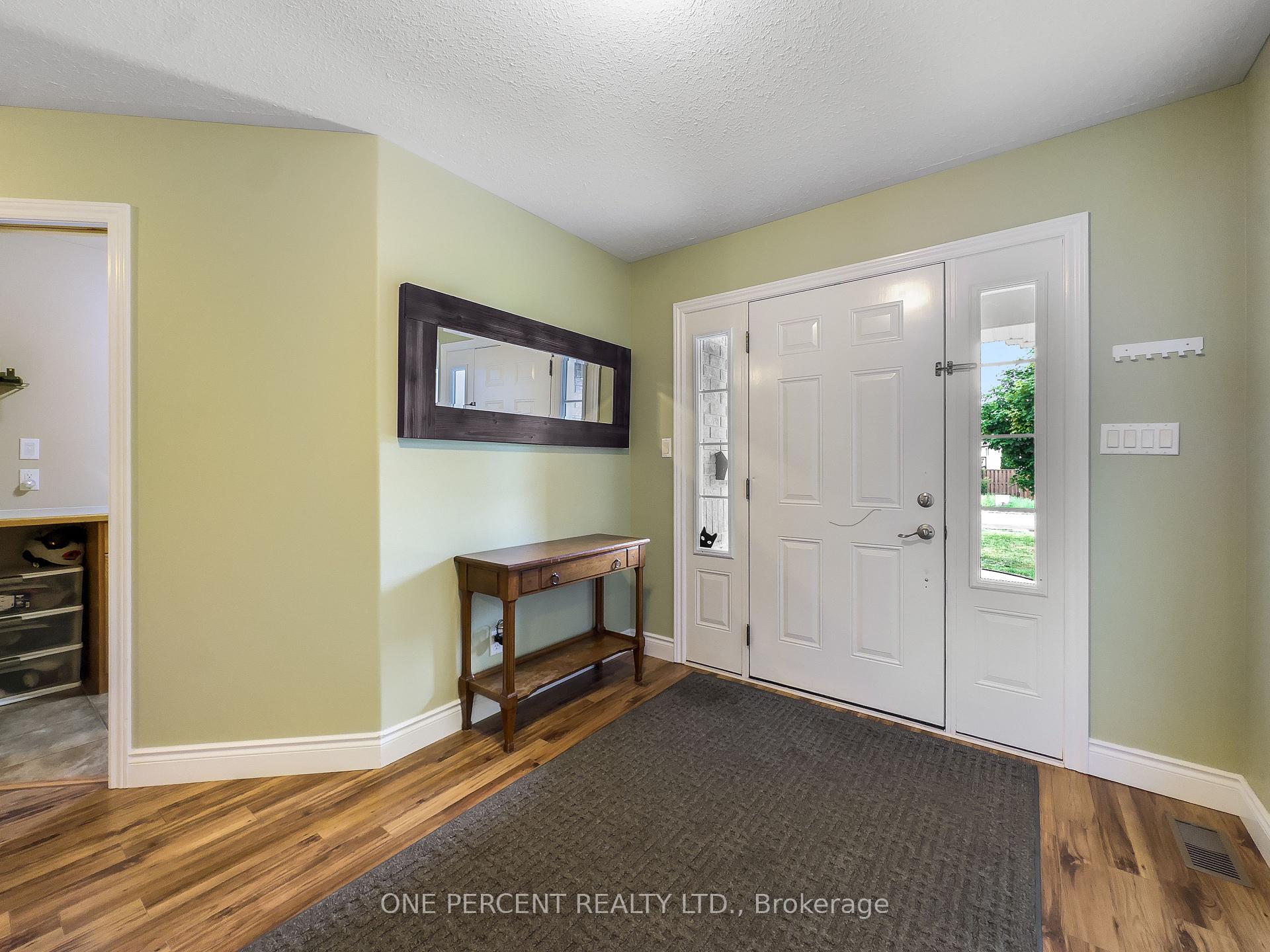 Photo 5 of 4 Jason Crescent, Quinte West, Trenton Ward — HOMEH