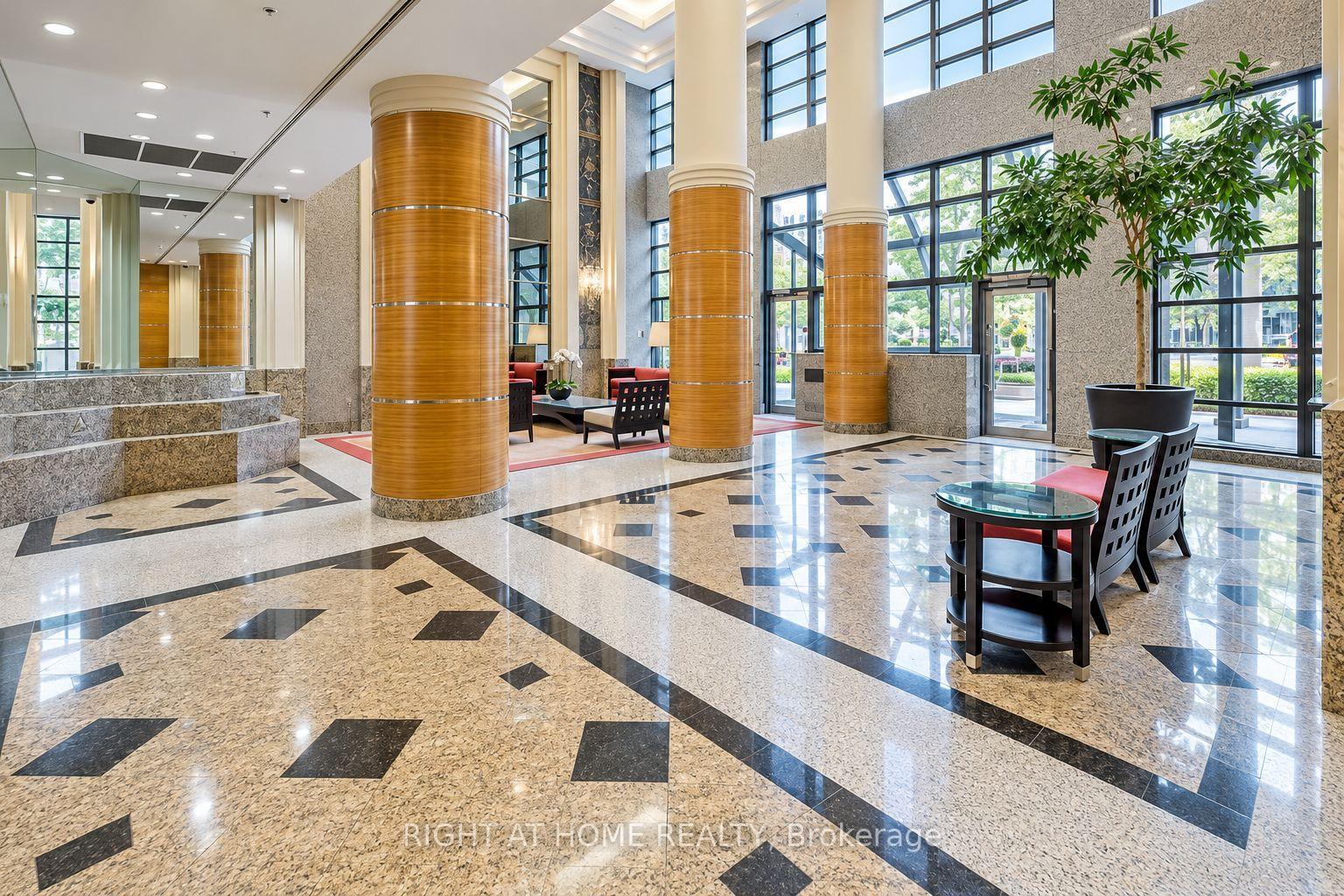 Photo 11 of Unit 402, 1001 Bay Street, Toronto, Bay Street Corridor — HOMEH