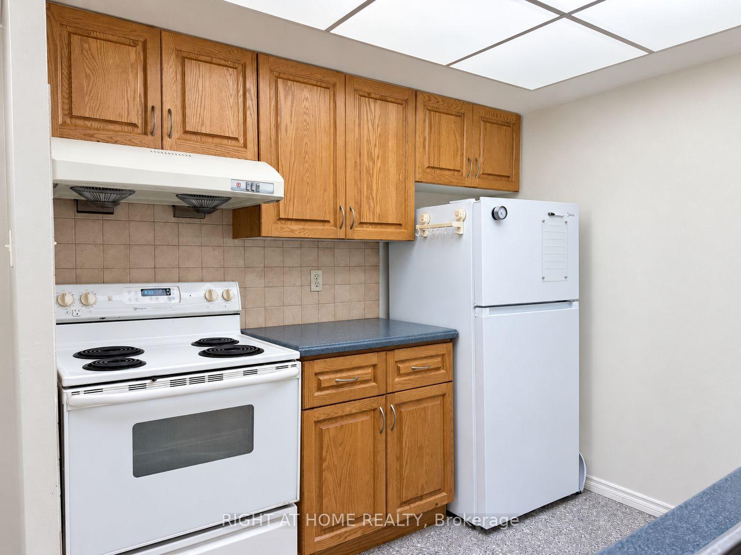 Photo 19 of Unit 402, 1001 Bay Street, Toronto, Bay Street Corridor — HOMEH