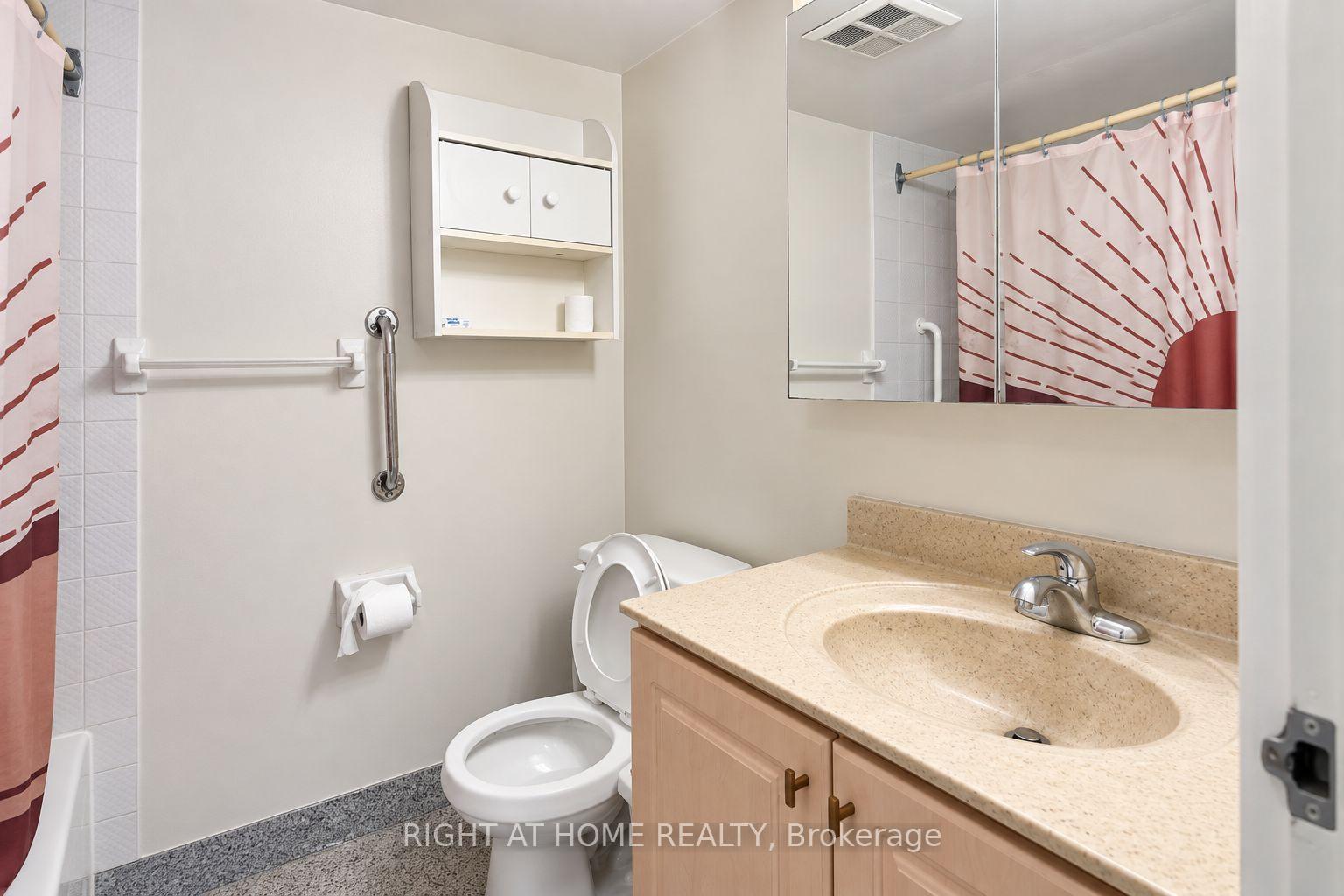 Photo 31 of Unit 402, 1001 Bay Street, Toronto, Bay Street Corridor — HOMEH