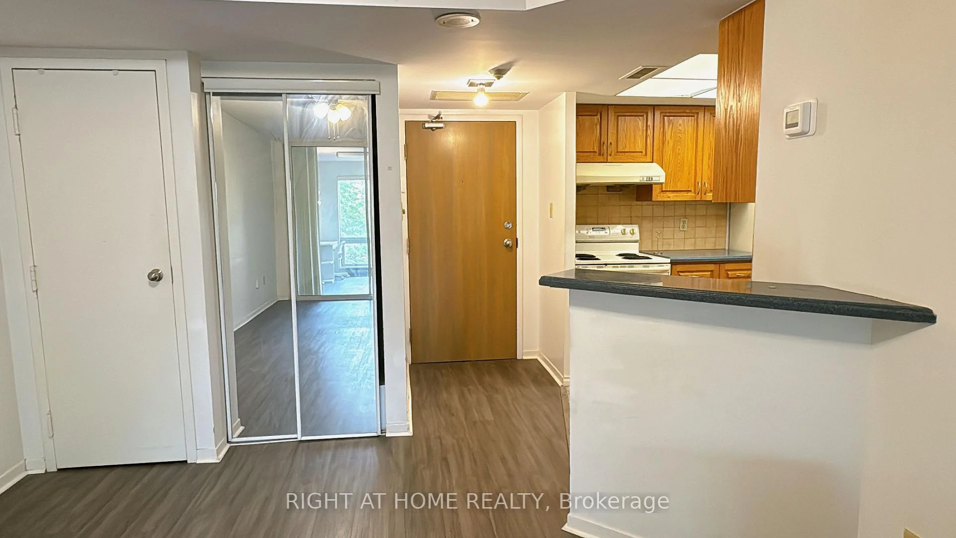 Photo 20 of Unit 402, 1001 Bay Street, Toronto, Bay Street Corridor — HOMEH