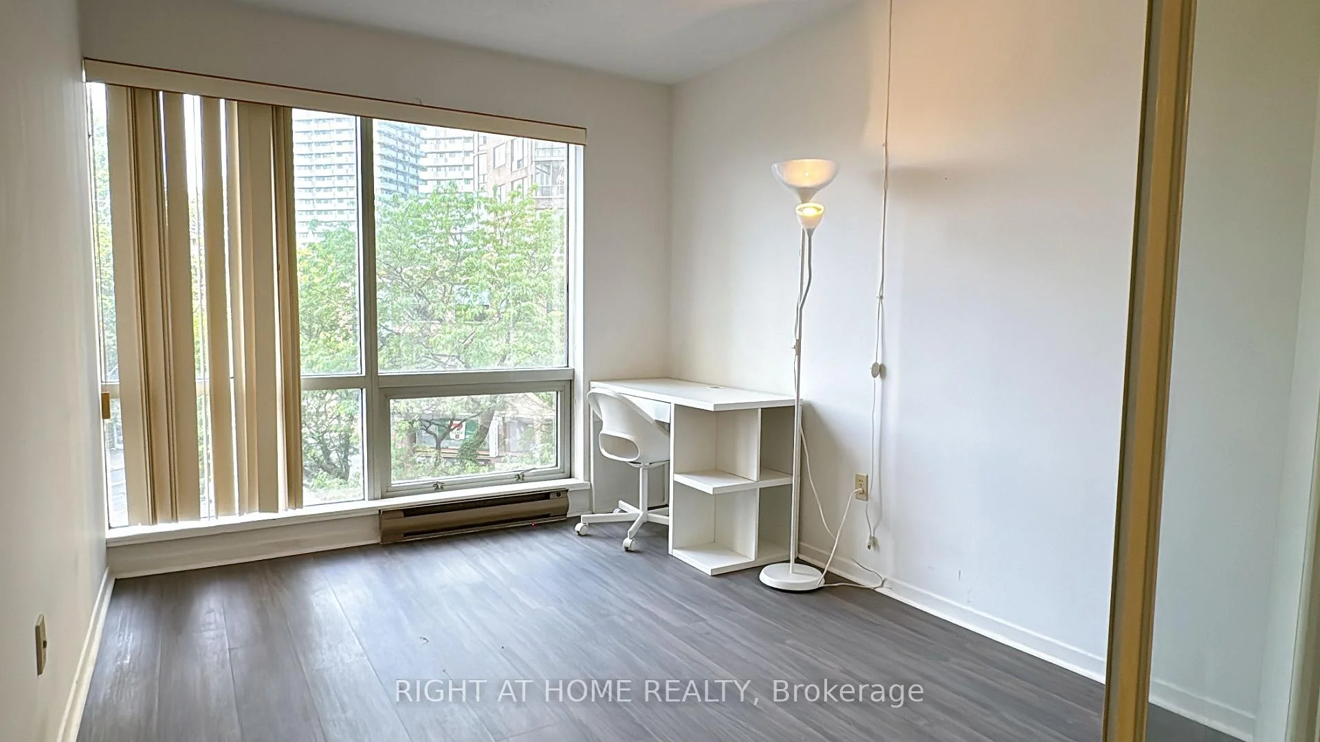 Photo 24 of Unit 402, 1001 Bay Street, Toronto, Bay Street Corridor — HOMEH
