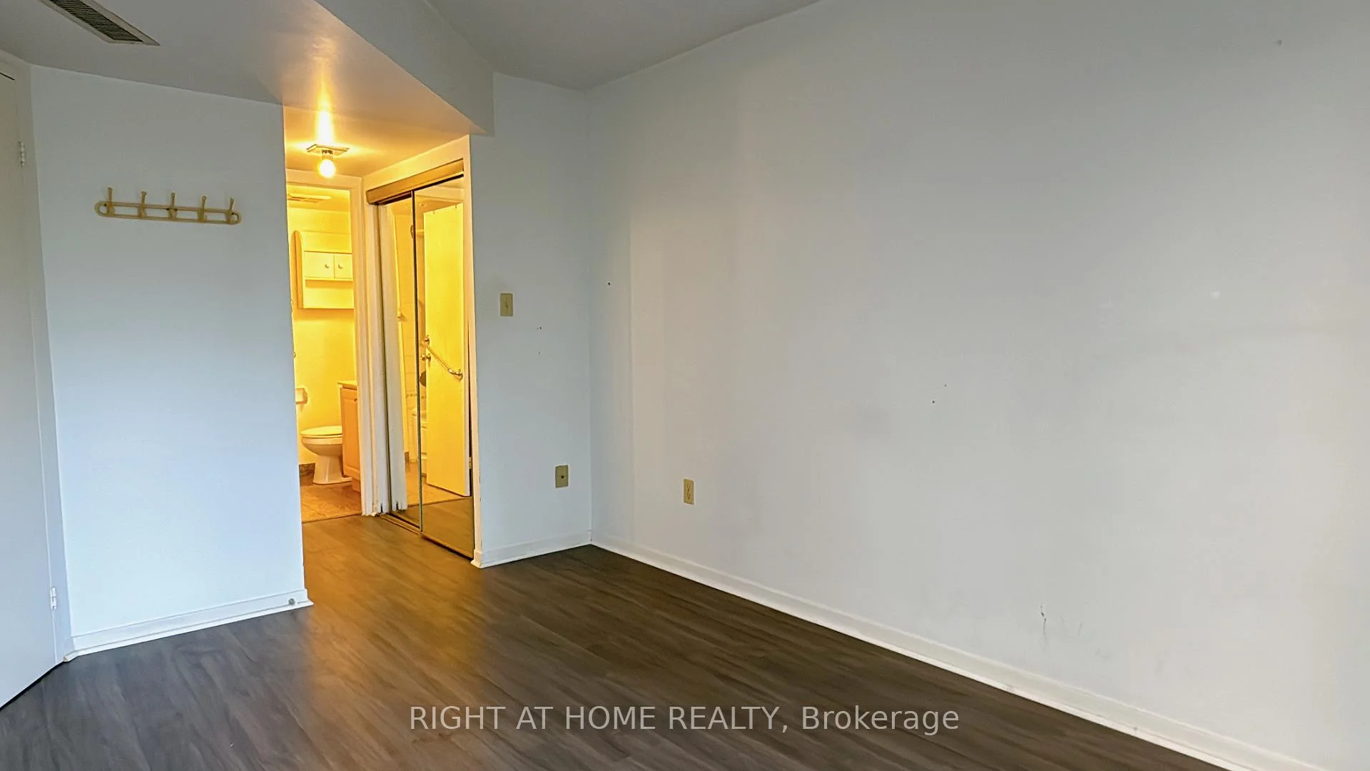 Photo 28 of Unit 402, 1001 Bay Street, Toronto, Bay Street Corridor — HOMEH