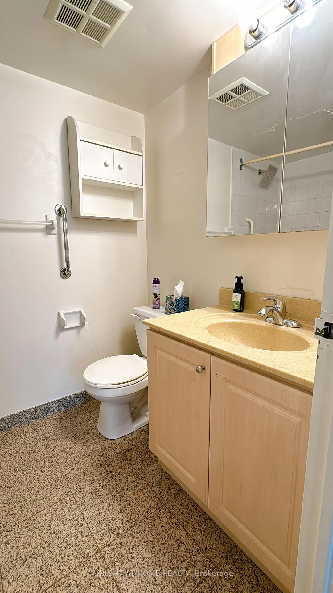 Photo 32 of Unit 402, 1001 Bay Street, Toronto, Bay Street Corridor — HOMEH