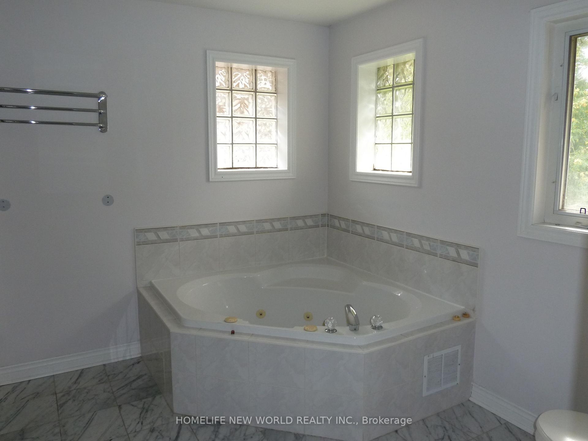 Photo 16 of 3022 Bayview Avenue, North York, Willowdale East — HOMEH
