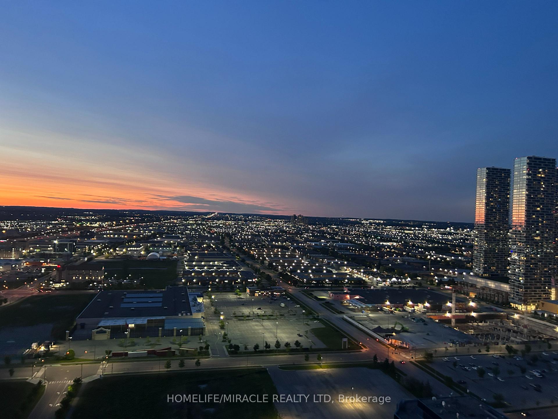 Photo 4 of Unit 3708, 225 Commerce Street, Vaughan, Vaughan Corporate Centre — HOMEH