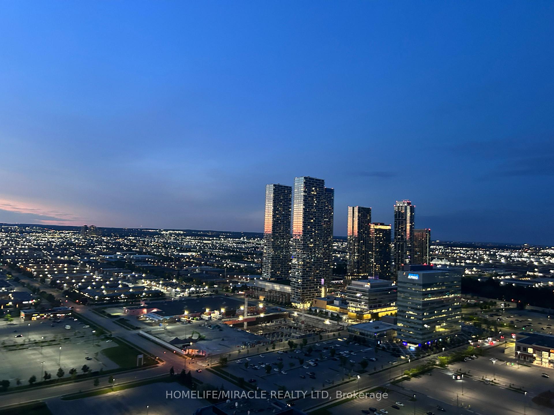 Photo 8 of Unit 3708, 225 Commerce Street, Vaughan, Vaughan Corporate Centre — HOMEH
