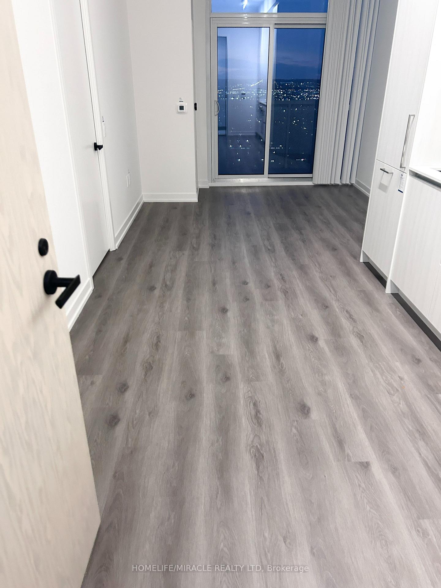 Photo 10 of Unit 3708, 225 Commerce Street, Vaughan, Vaughan Corporate Centre — HOMEH