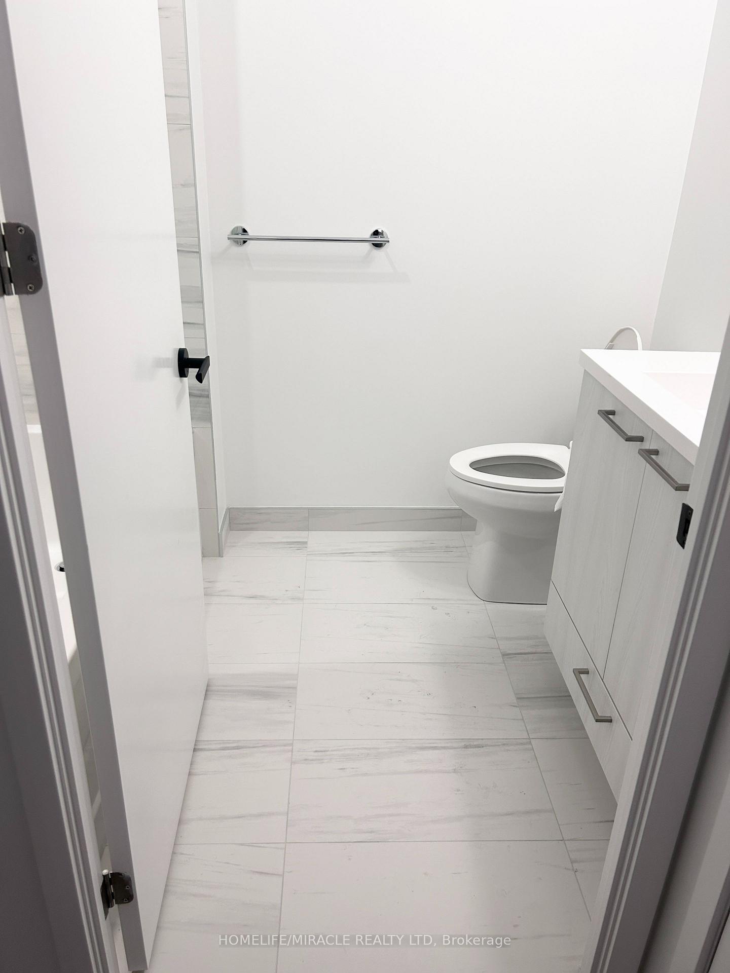 Photo 12 of Unit 3708, 225 Commerce Street, Vaughan, Vaughan Corporate Centre — HOMEH