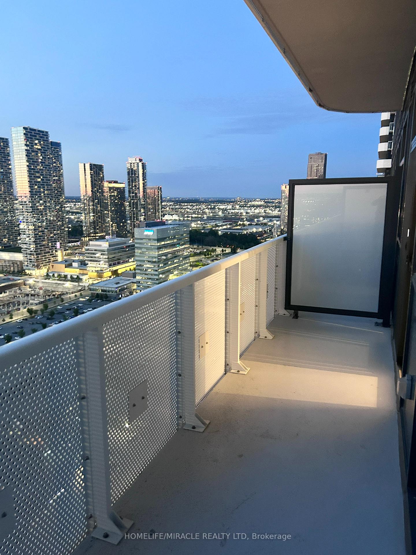 Photo 14 of Unit 3708, 225 Commerce Street, Vaughan, Vaughan Corporate Centre — HOMEH