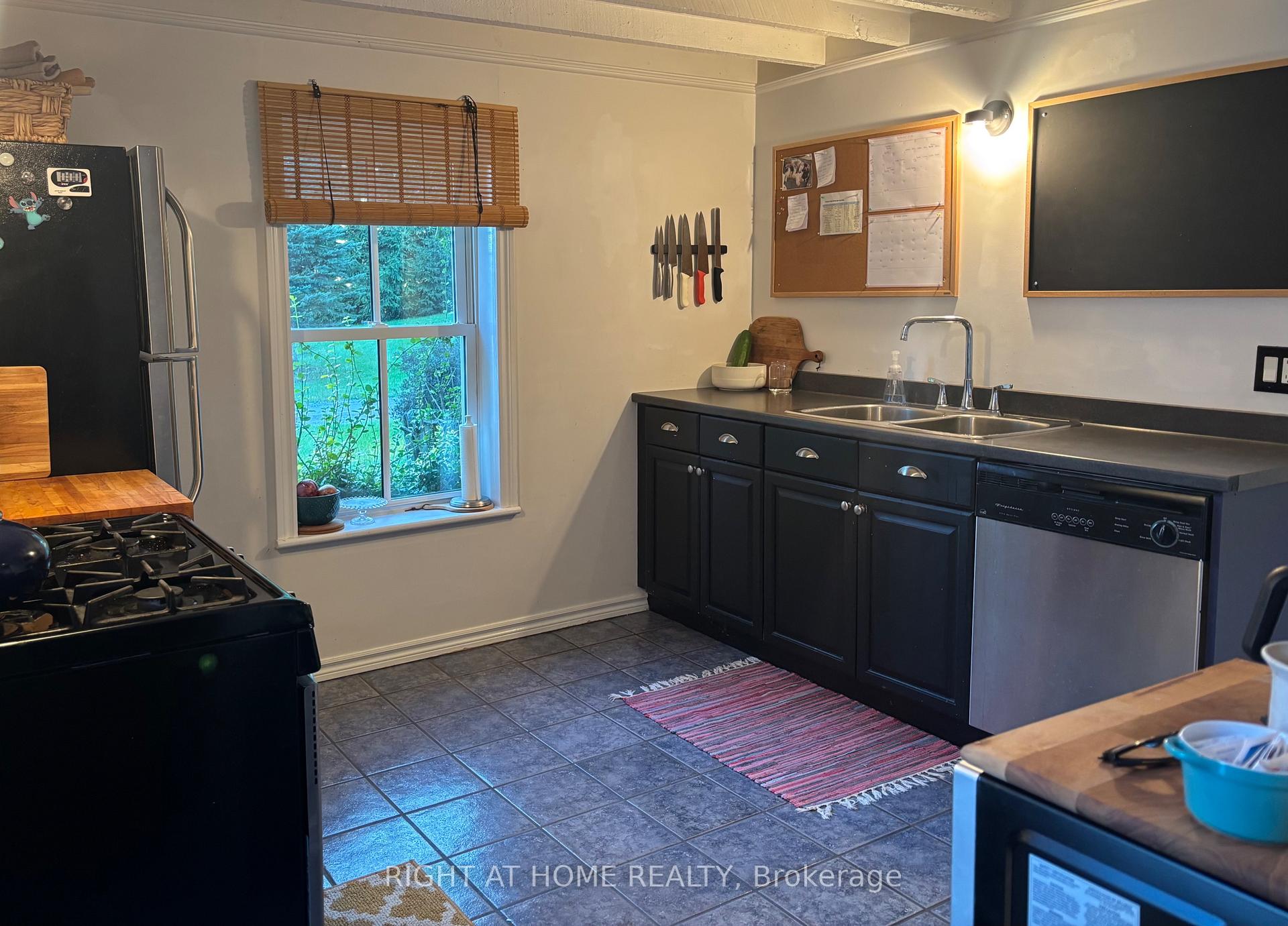 Photo 7 of 393 Canboro Road, Pelham, Fenwick — HOMEH