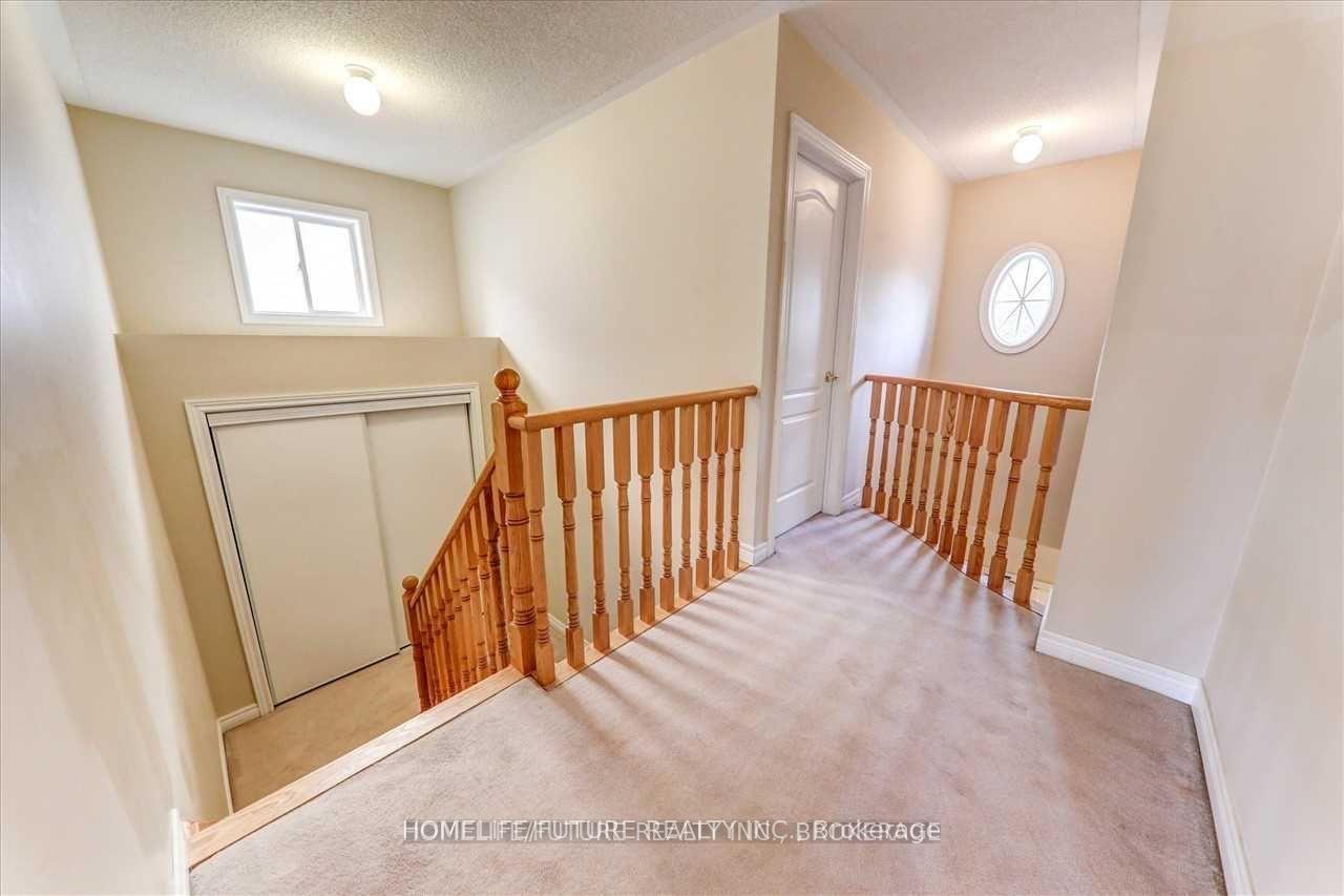Photo 12 of 20 Kenilworth Crescent, Whitby, Brooklin — HOMEH