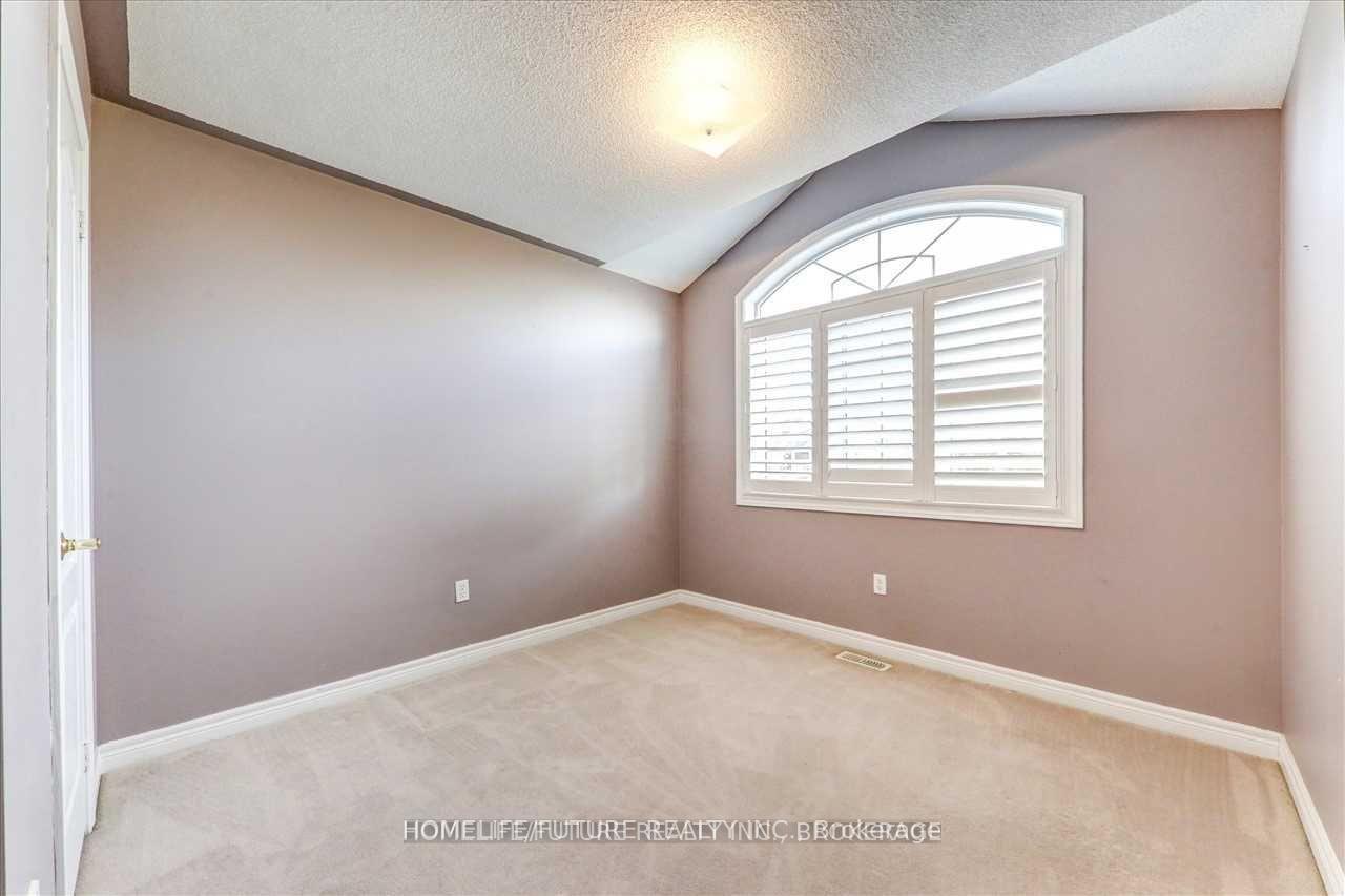 Photo 17 of 20 Kenilworth Crescent, Whitby, Brooklin — HOMEH