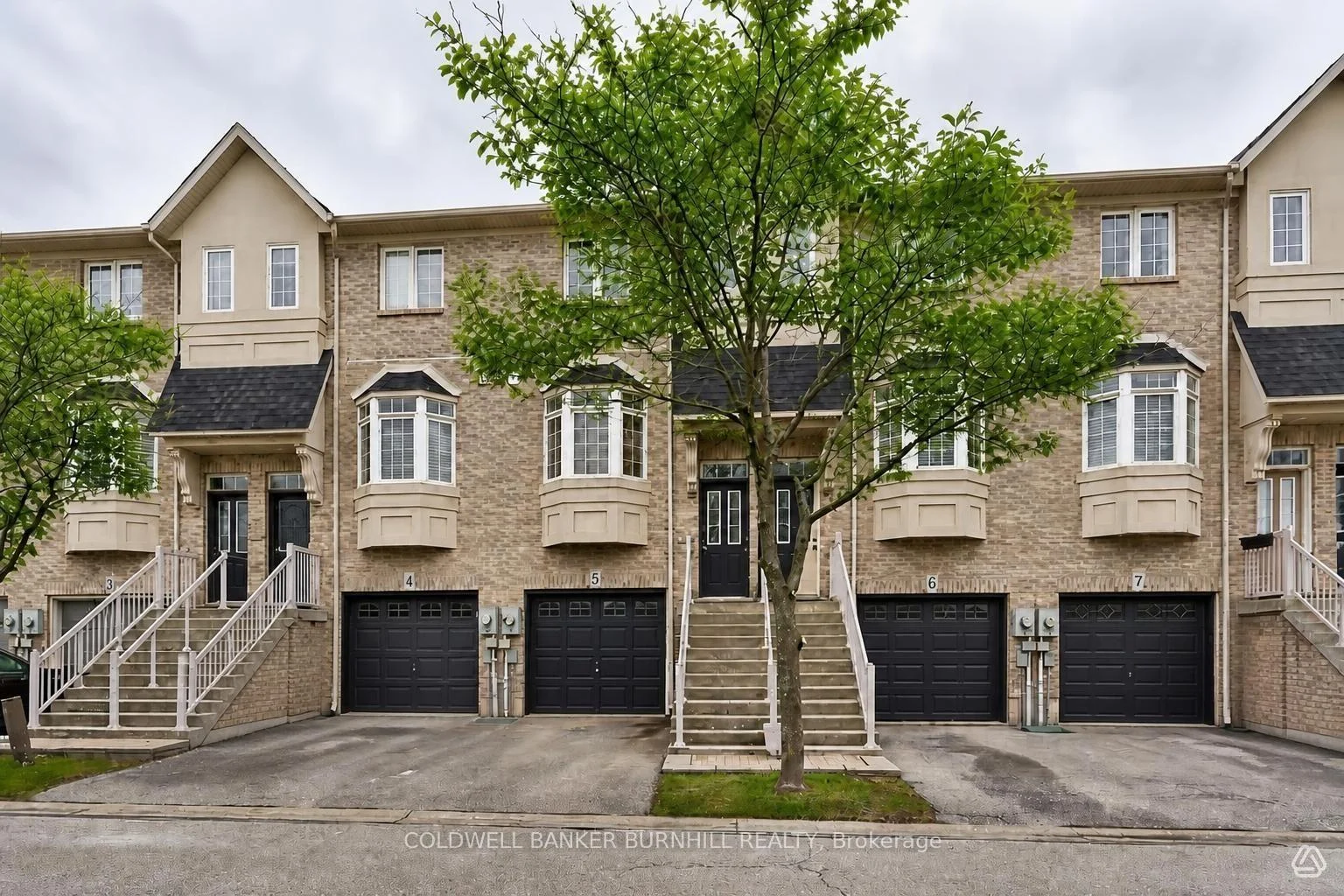 Front of Unit 5, 5080 Fairview Street