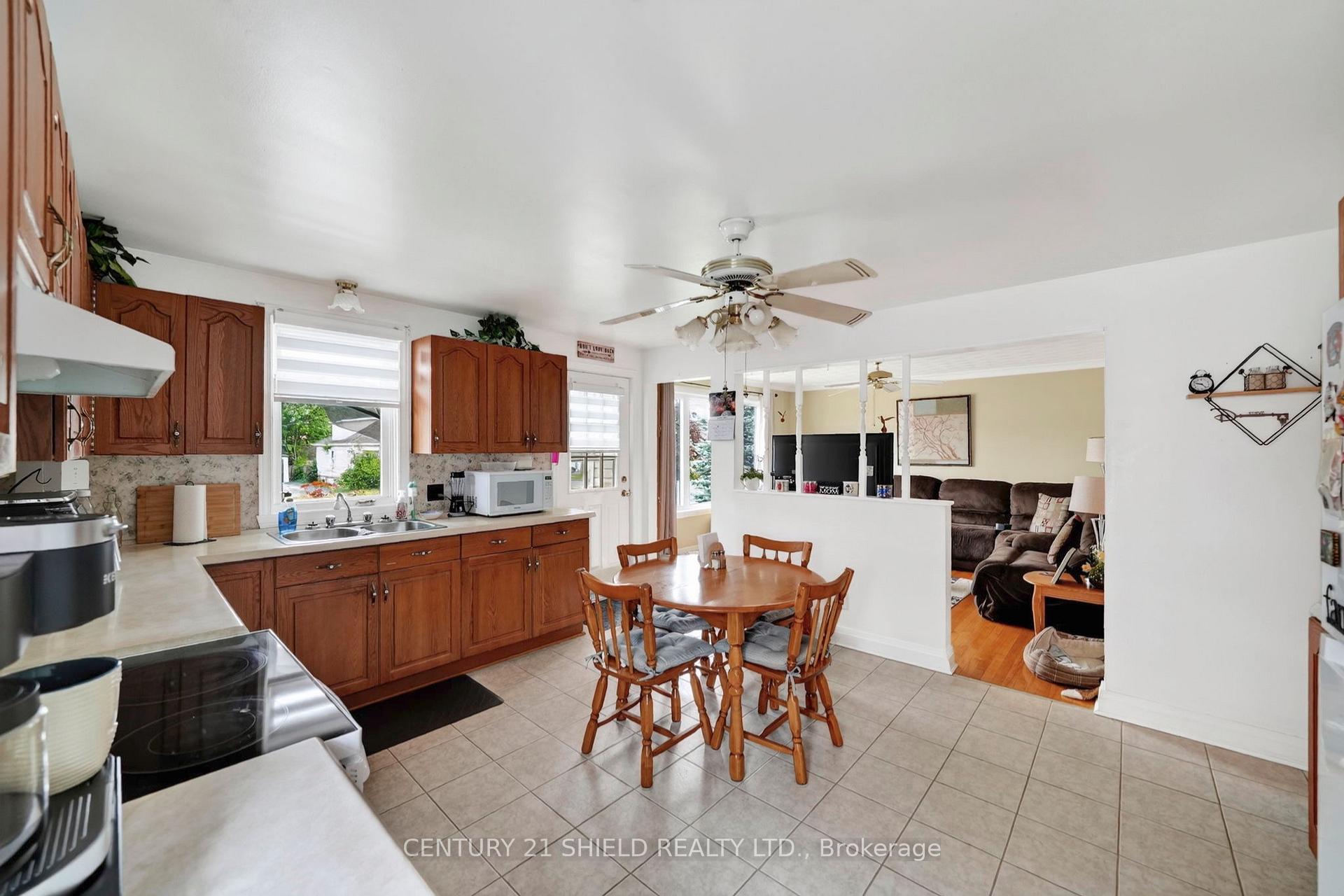 Photo 4 of 1007 2nd Street E, Cornwall, Cornwall — HOMEH