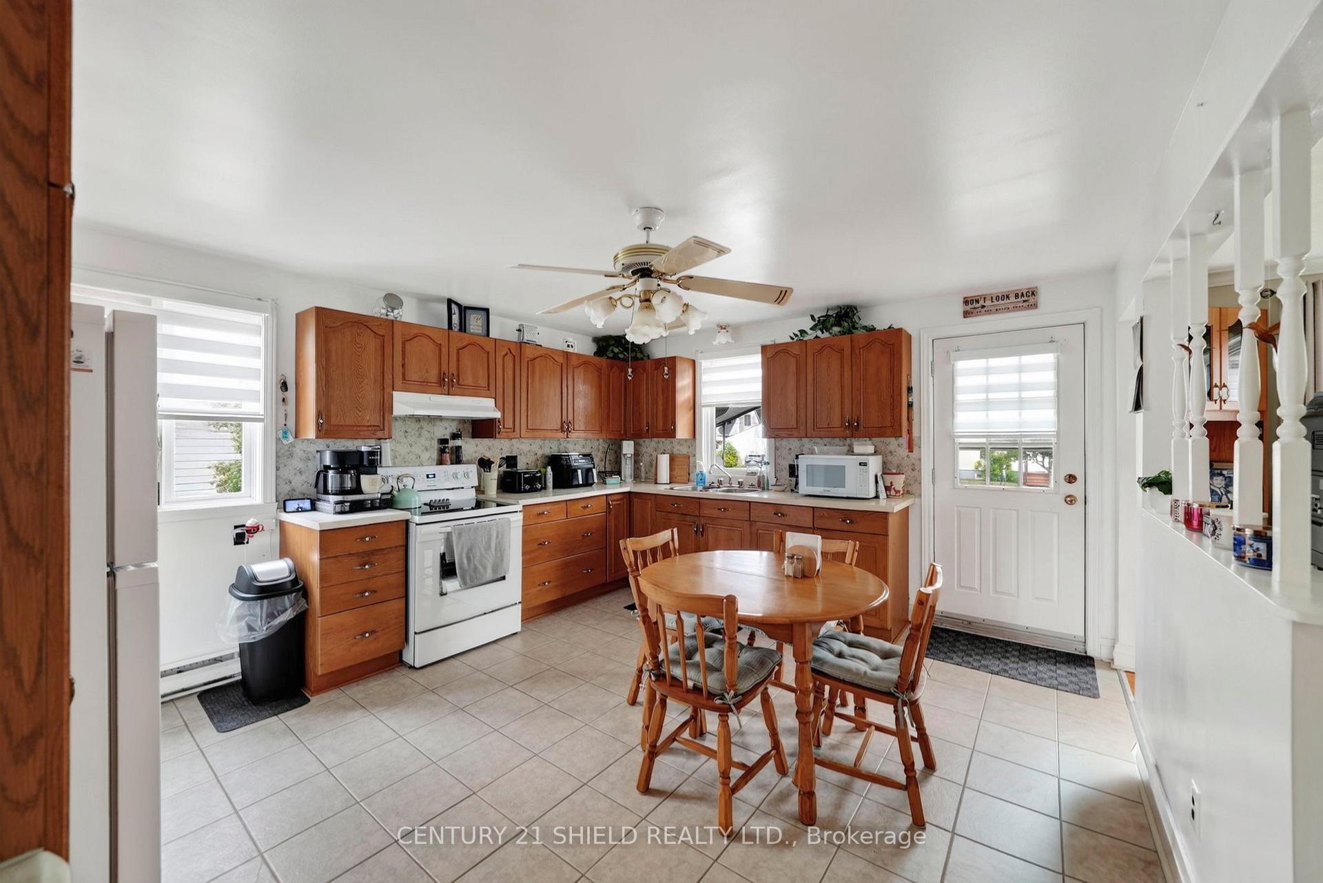 Photo 7 of 1007 2nd Street E, Cornwall, Cornwall — HOMEH