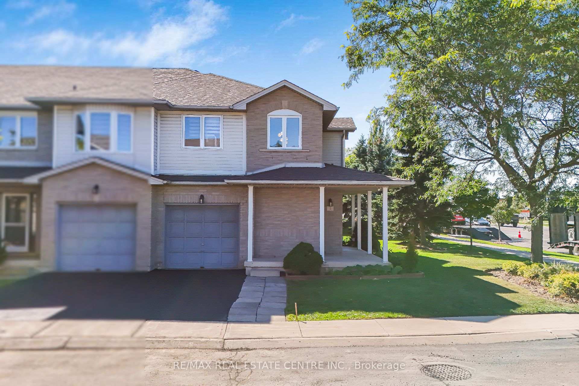 Photo 2 of Unit 1, 800 Paramount Drive, Hamilton, Stoney Creek Mountain — HOMEH