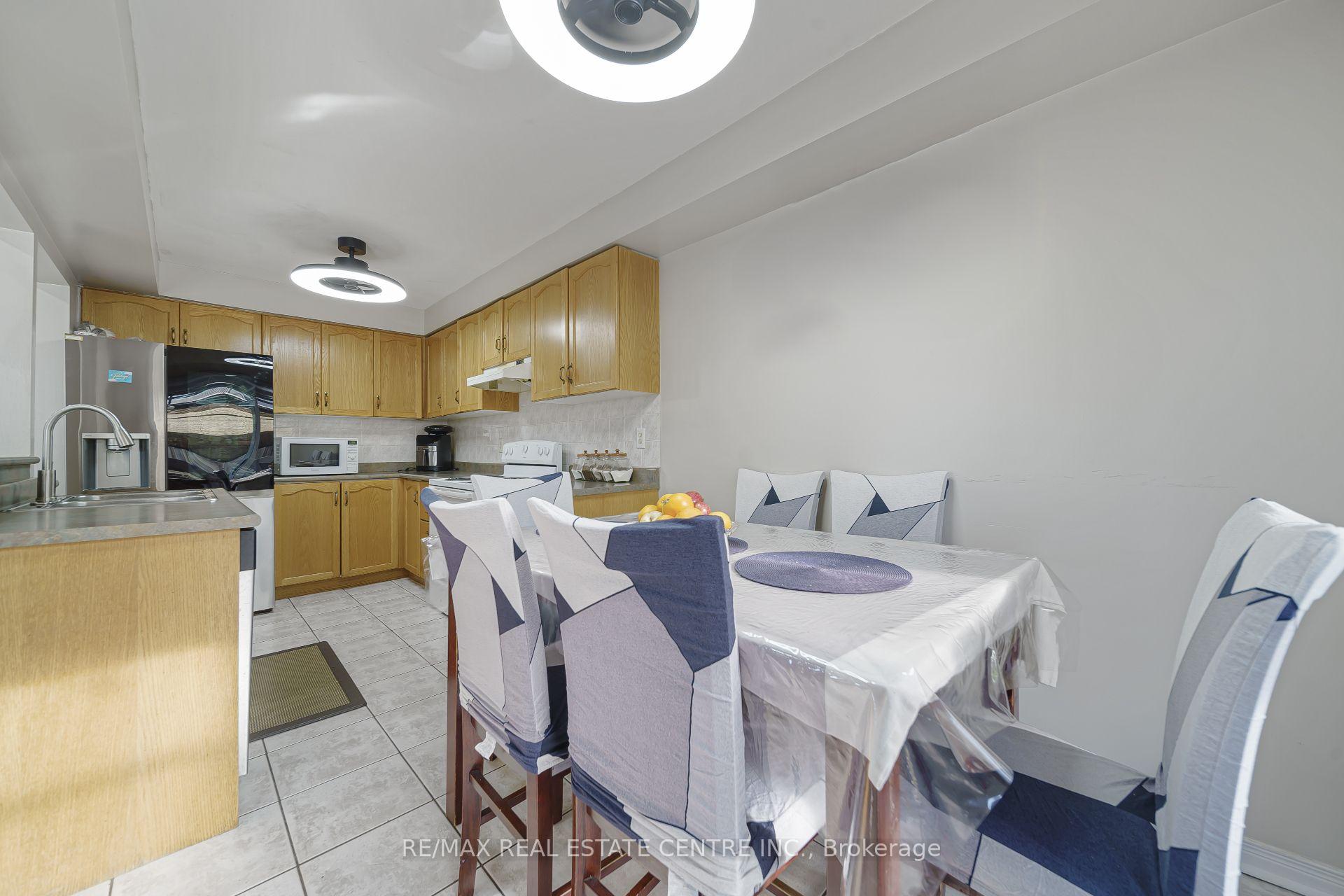 Photo 13 of Unit 1, 800 Paramount Drive, Hamilton, Stoney Creek Mountain — HOMEH