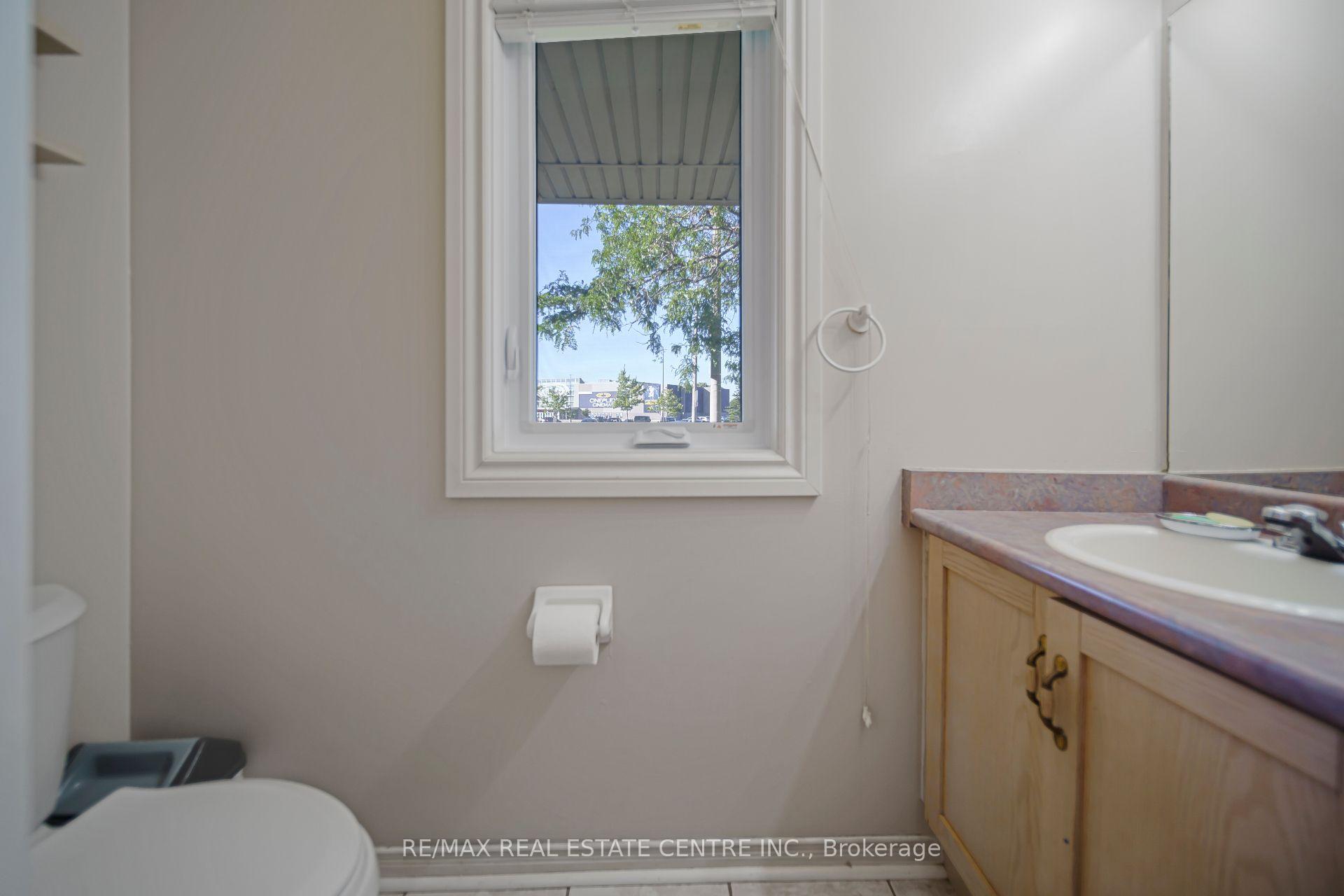 Photo 15 of Unit 1, 800 Paramount Drive, Hamilton, Stoney Creek Mountain — HOMEH