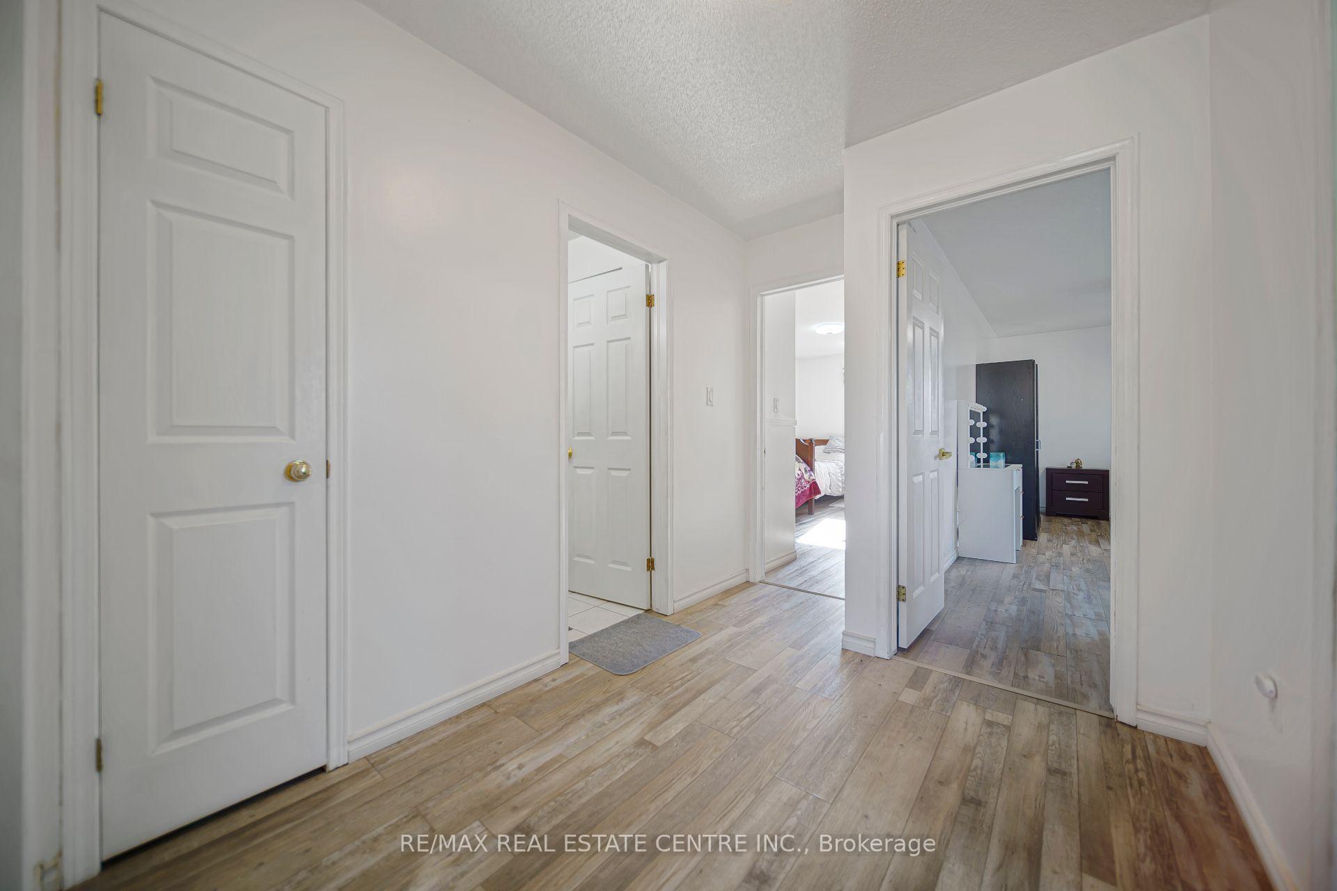 Photo 17 of Unit 1, 800 Paramount Drive, Hamilton, Stoney Creek Mountain — HOMEH