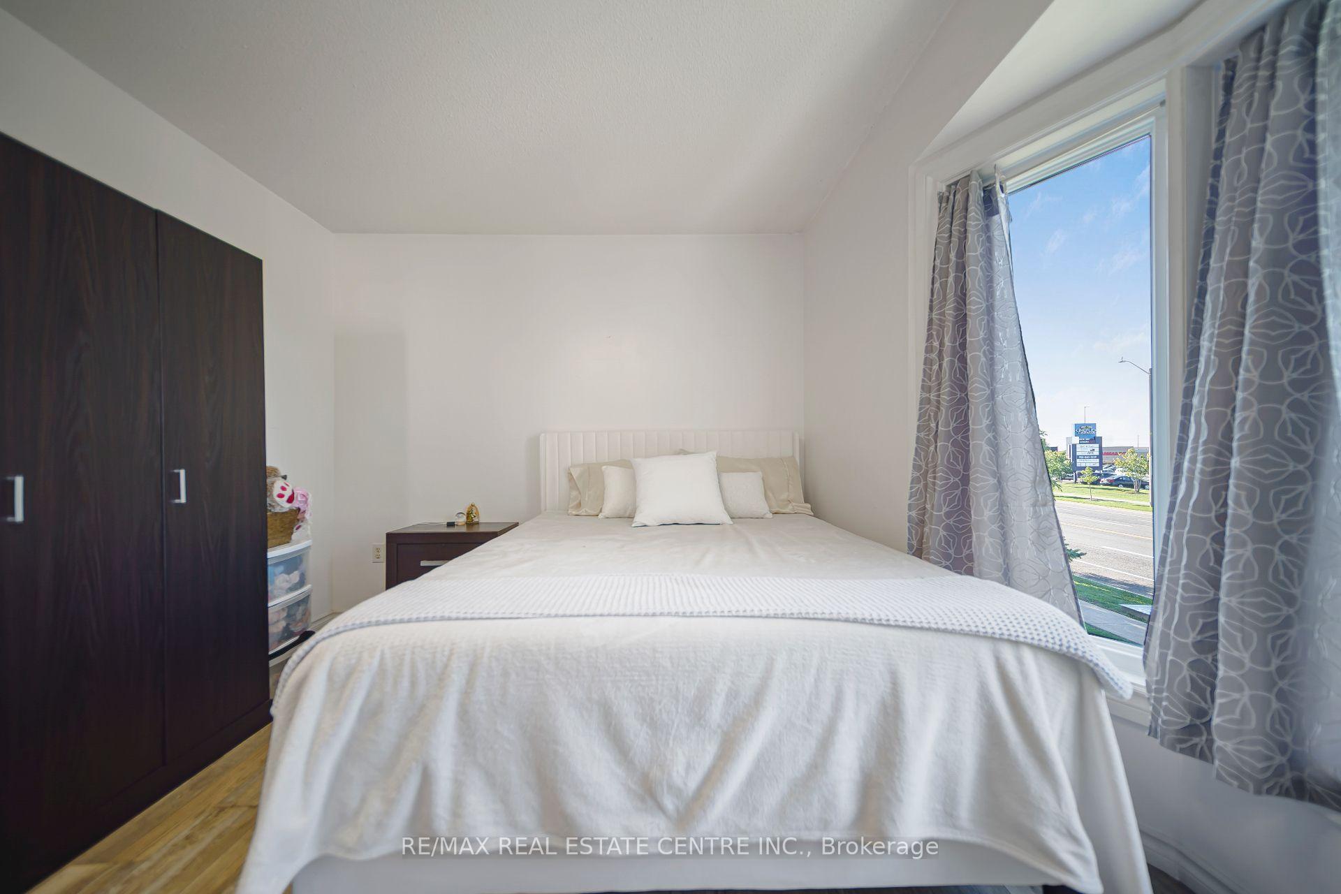 Photo 19 of Unit 1, 800 Paramount Drive, Hamilton, Stoney Creek Mountain — HOMEH