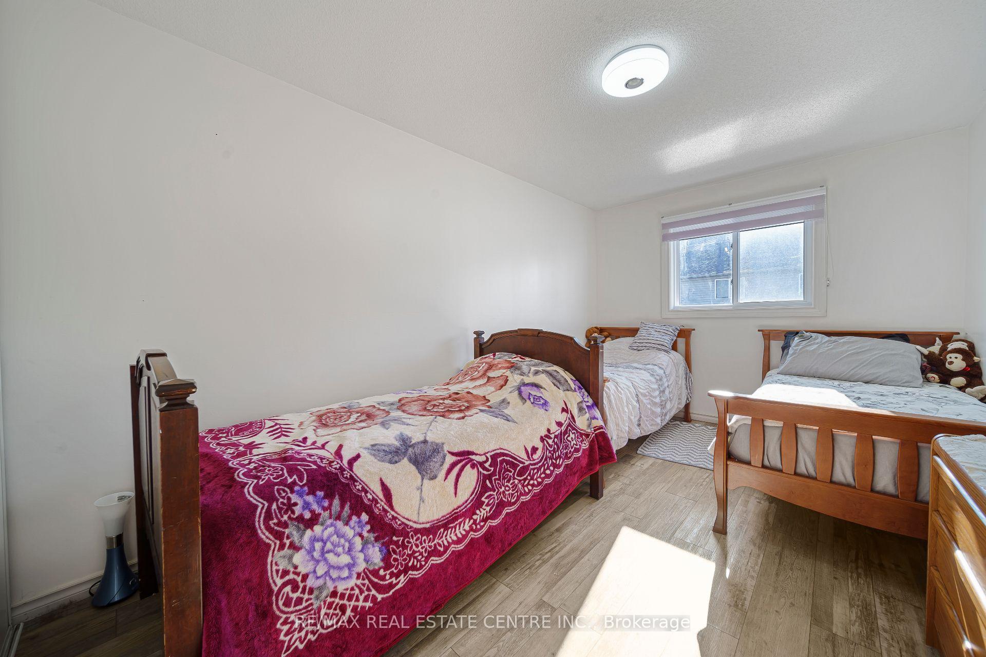 Photo 23 of Unit 1, 800 Paramount Drive, Hamilton, Stoney Creek Mountain — HOMEH