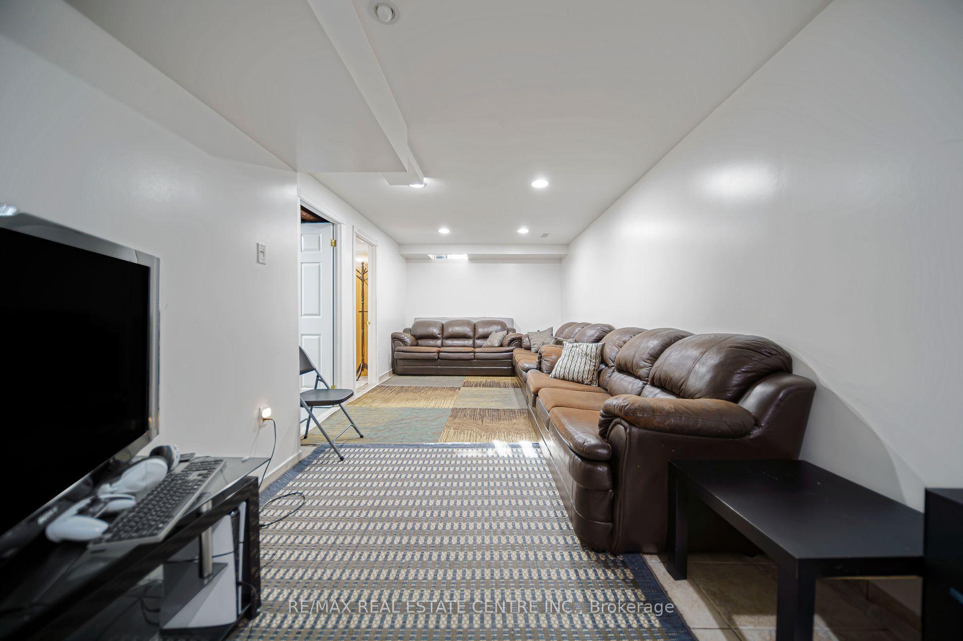 Photo 31 of Unit 1, 800 Paramount Drive, Hamilton, Stoney Creek Mountain — HOMEH