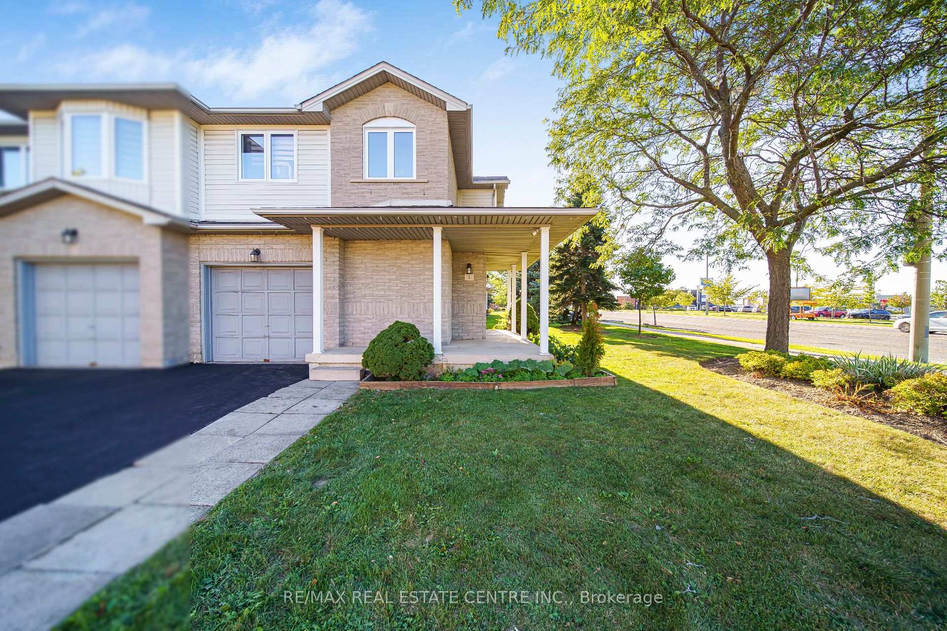 Photo 39 of Unit 1, 800 Paramount Drive, Hamilton, Stoney Creek Mountain — HOMEH