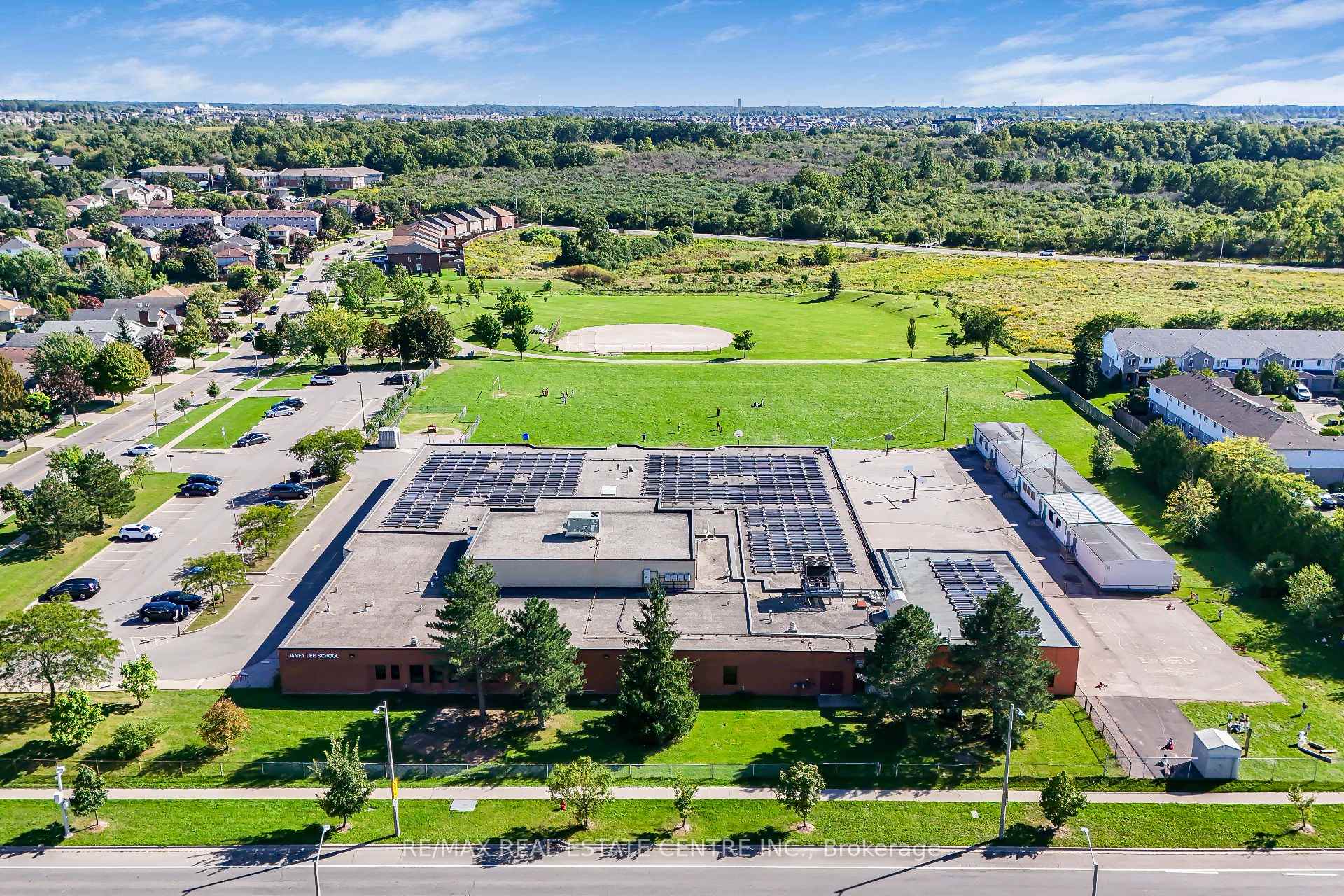 Photo 43 of Unit 1, 800 Paramount Drive, Hamilton, Stoney Creek Mountain — HOMEH