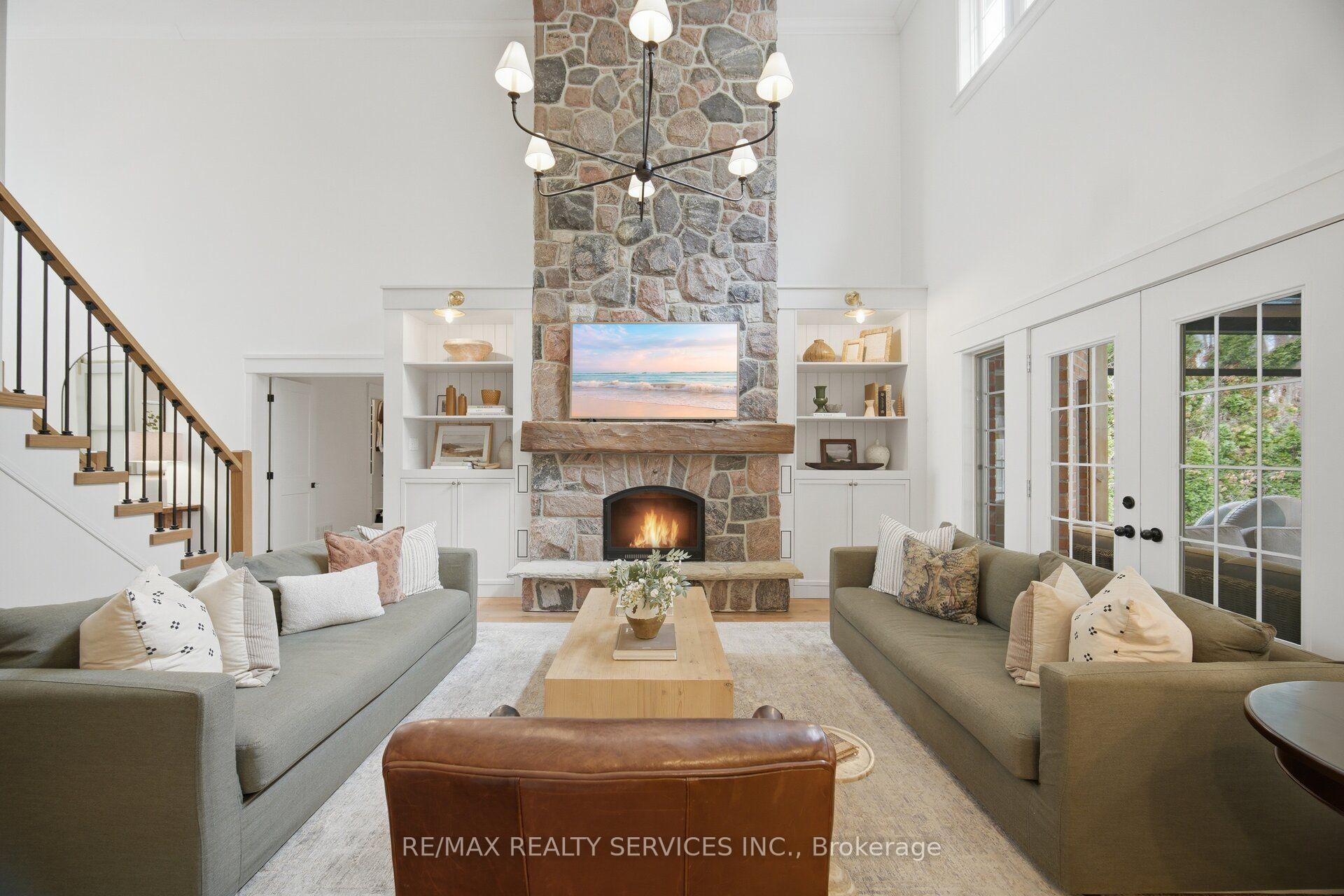 Photo 2 of 18 Filton Road, Caledon, Caledon East — HOMEH