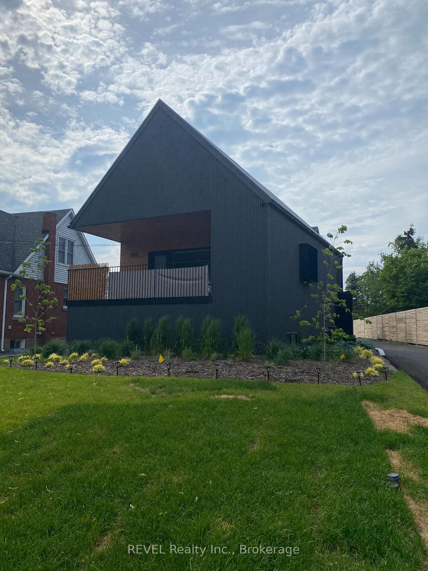 Photo 1 of Unit Unit 2, 5361 Valley Way, Niagara Falls, Cherrywood — HOMEH