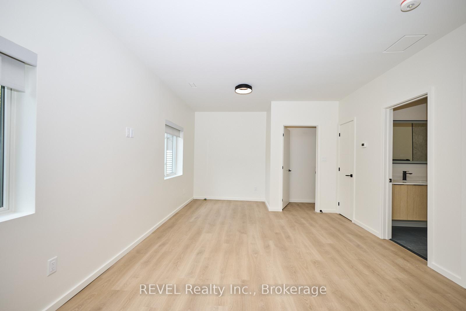 Photo 13 of Unit Unit 2, 5361 Valley Way, Niagara Falls, Cherrywood — HOMEH