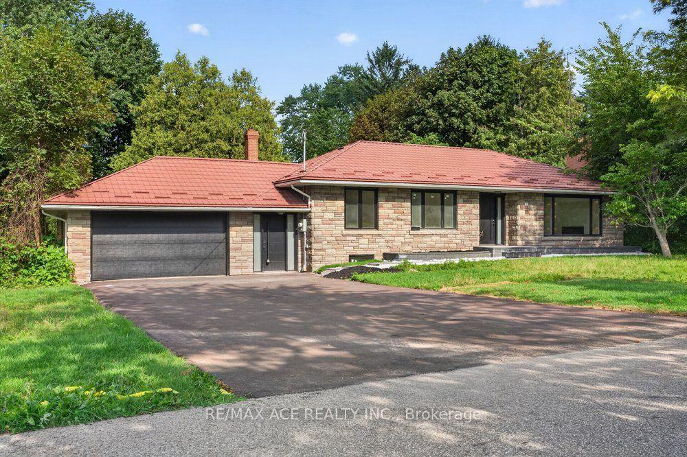 Front of Unit Bsmt, 11 Faircroft Boulevard