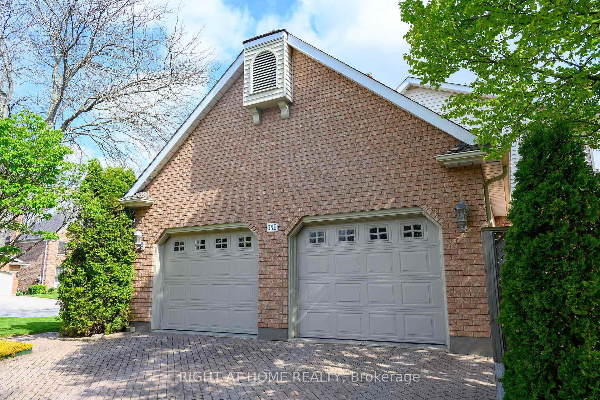 Photo 4 of 1 Captain Tenbrock Terrace, St. Catharines, Grapeview — HOMEH