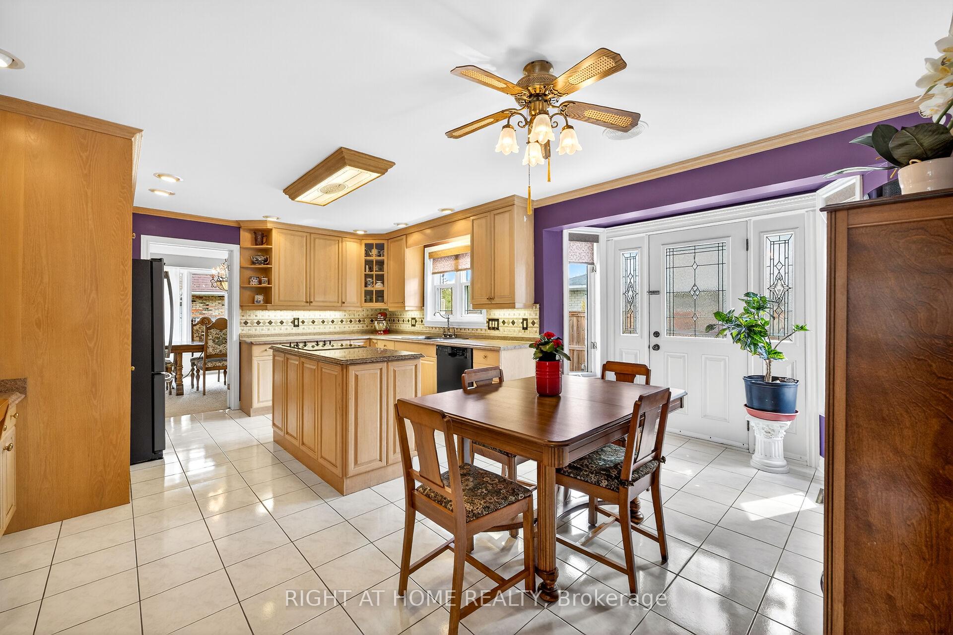 Photo 10 of 1 Captain Tenbrock Terrace, St. Catharines, Grapeview — HOMEH