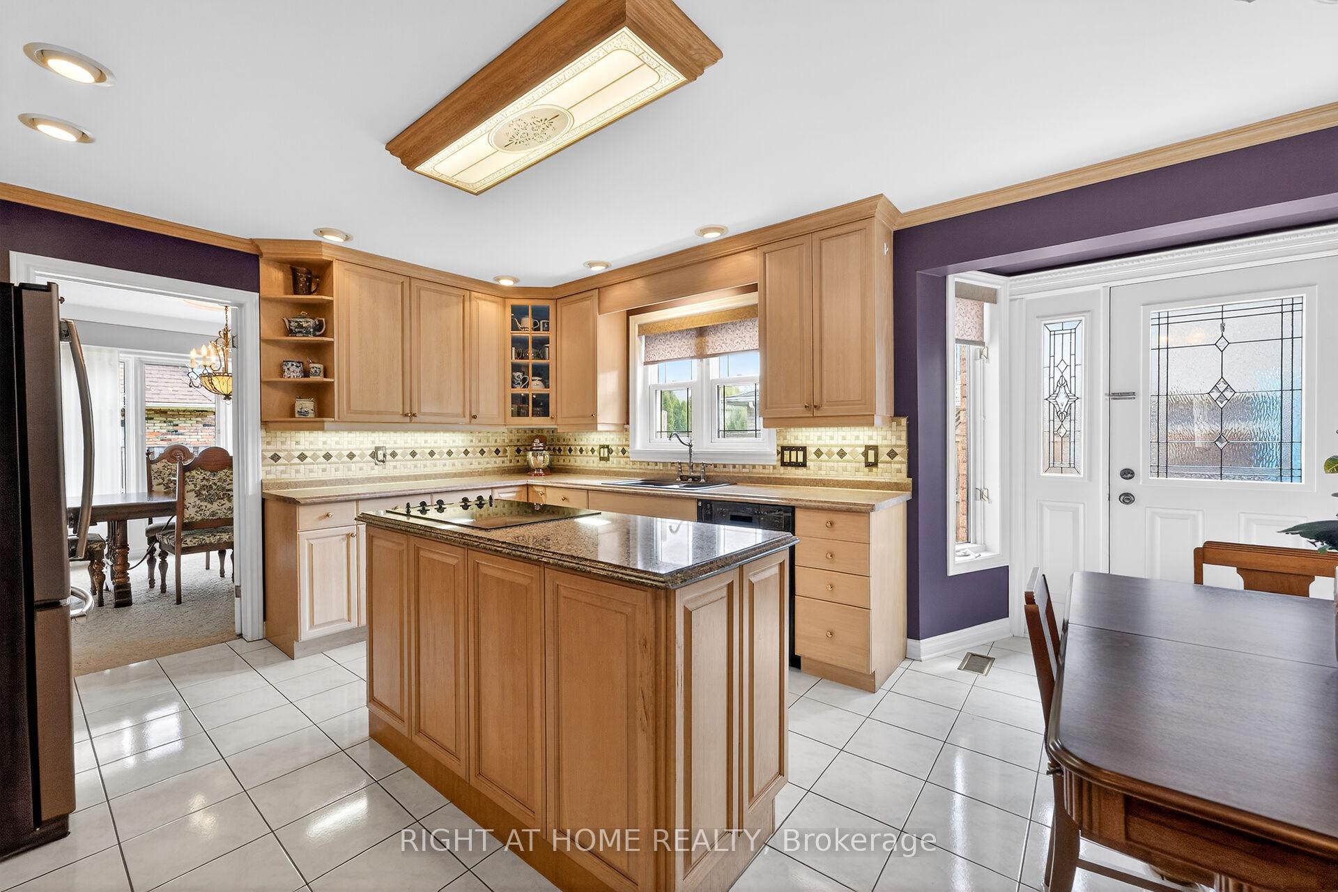 Photo 11 of 1 Captain Tenbrock Terrace, St. Catharines, Grapeview — HOMEH