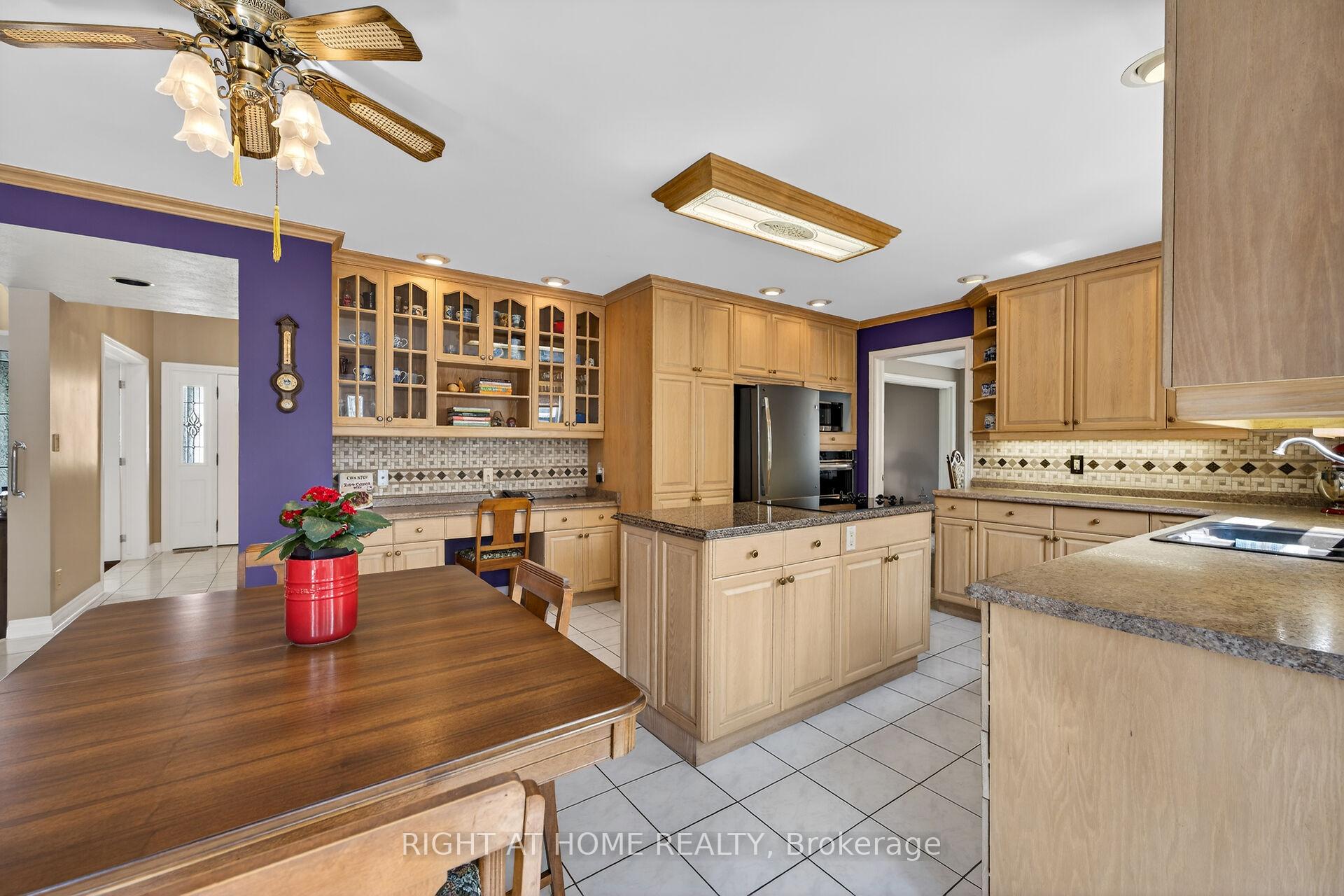 Photo 15 of 1 Captain Tenbrock Terrace, St. Catharines, Grapeview — HOMEH