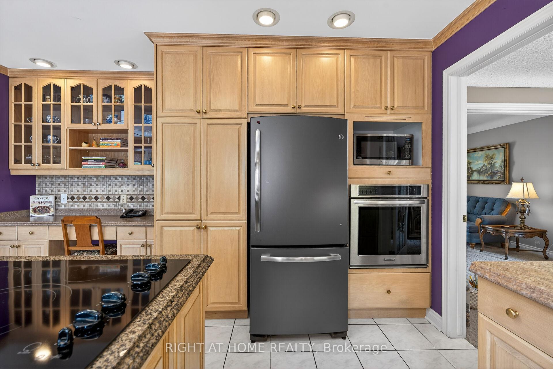 Photo 18 of 1 Captain Tenbrock Terrace, St. Catharines, Grapeview — HOMEH